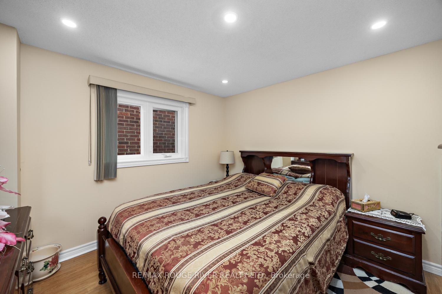 Photo 26 of 33 Hearne Crescent, Ajax, Central — HOMEH