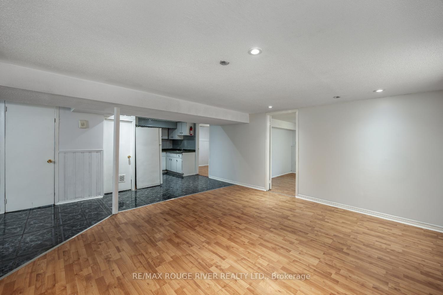 Photo 35 of 33 Hearne Crescent, Ajax, Central — HOMEH