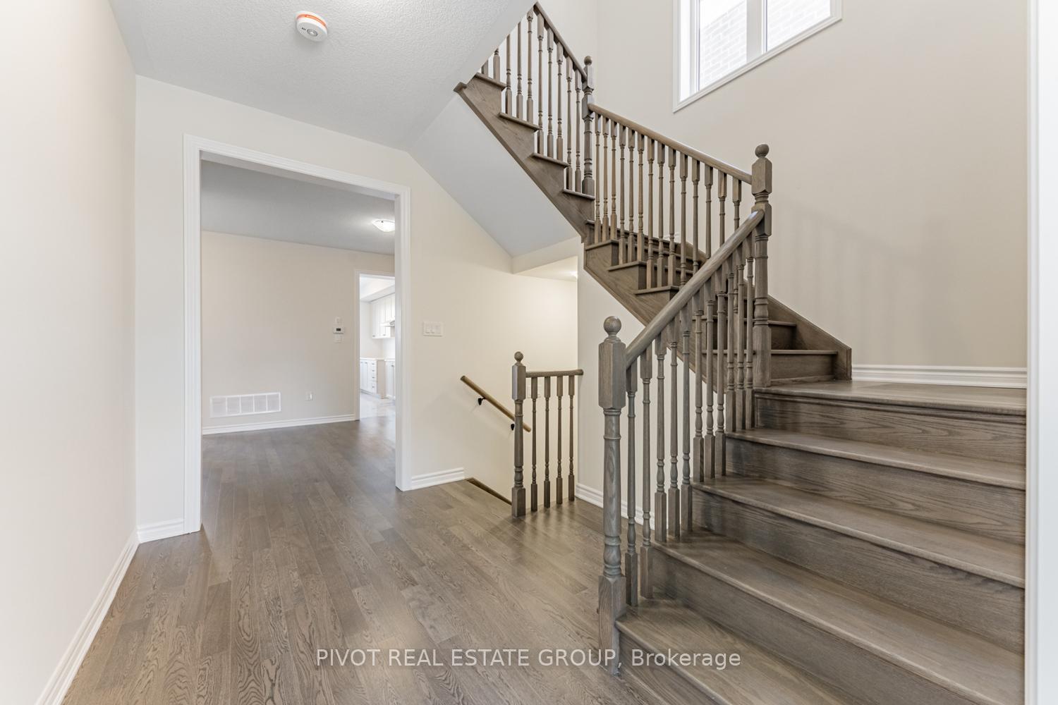 Photo 4 of 16 Waterfront Crescent, Whitby, Port Whitby — HOMEH