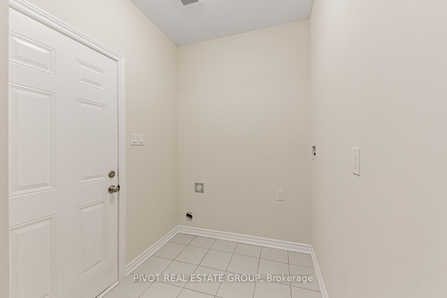 Photo 7 of 16 Waterfront Crescent, Whitby, Port Whitby — HOMEH