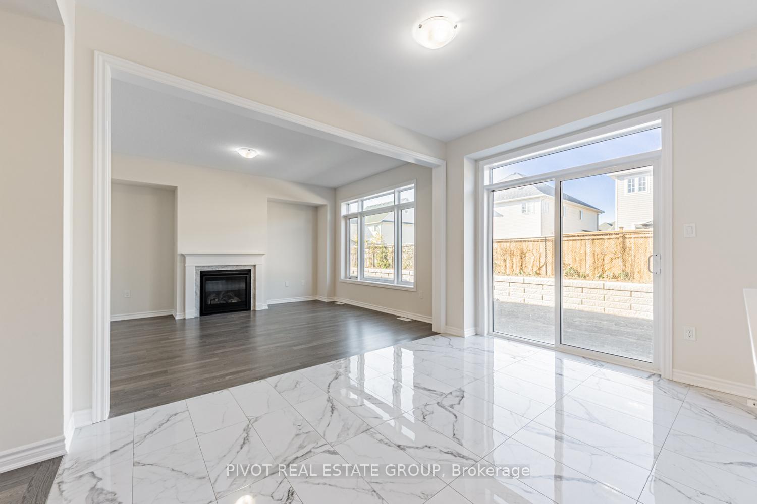 Photo 12 of 16 Waterfront Crescent, Whitby, Port Whitby — HOMEH