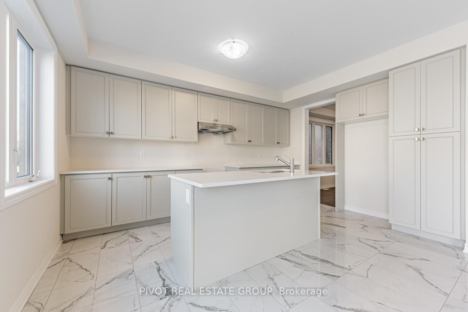 Photo 13 of 16 Waterfront Crescent, Whitby, Port Whitby — HOMEH