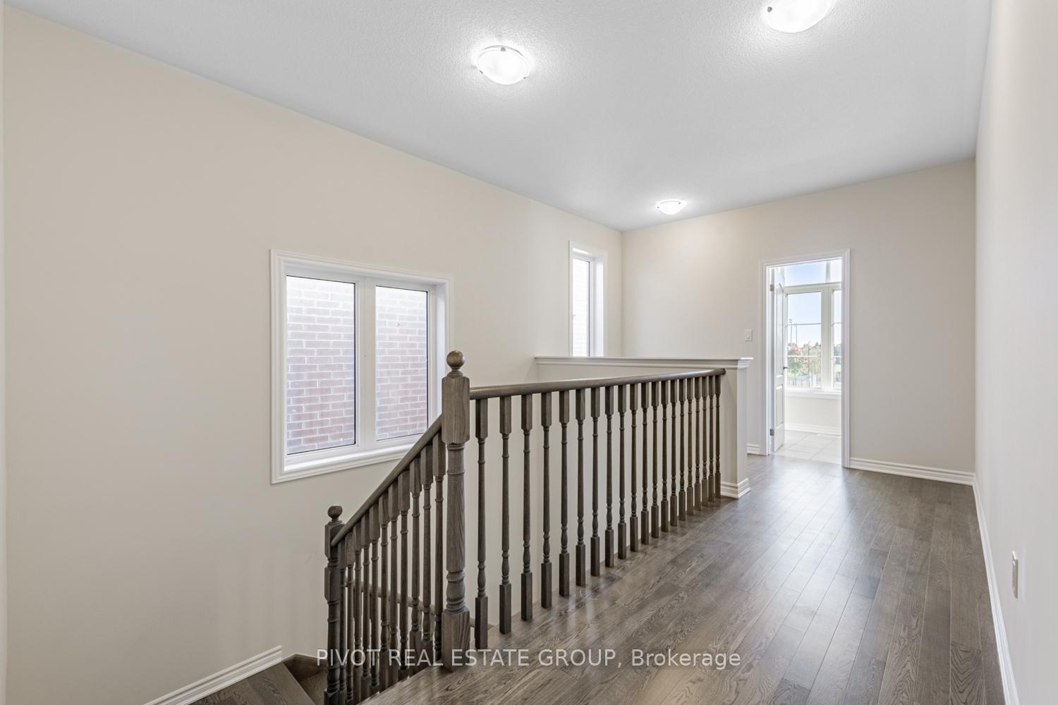Photo 17 of 16 Waterfront Crescent, Whitby, Port Whitby — HOMEH