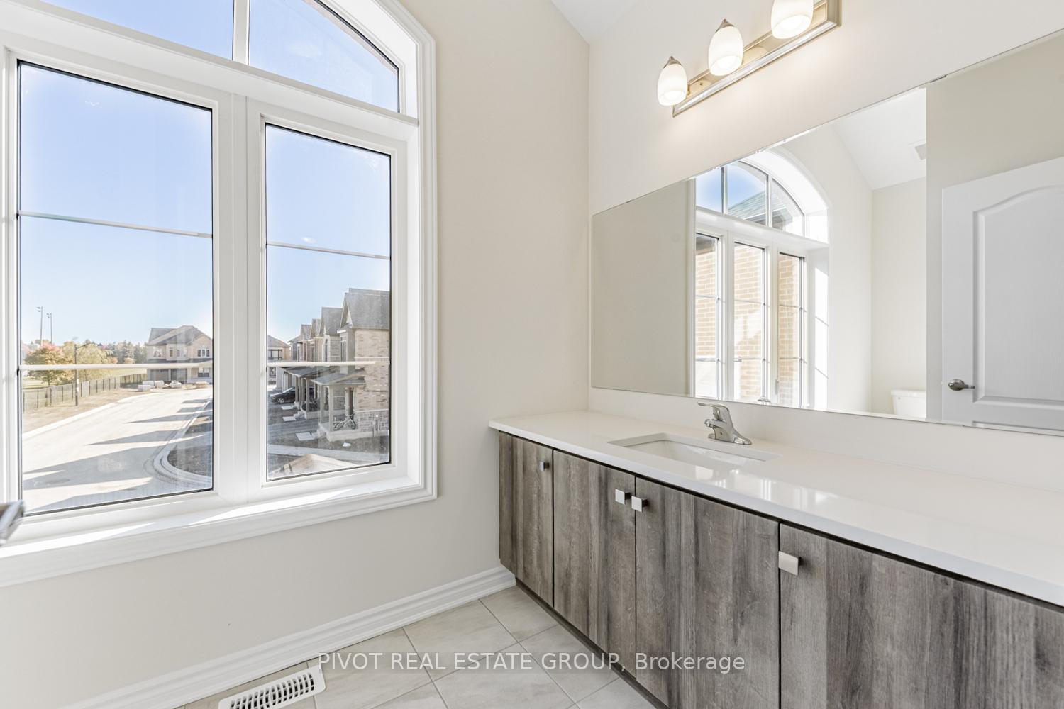 Photo 19 of 16 Waterfront Crescent, Whitby, Port Whitby — HOMEH