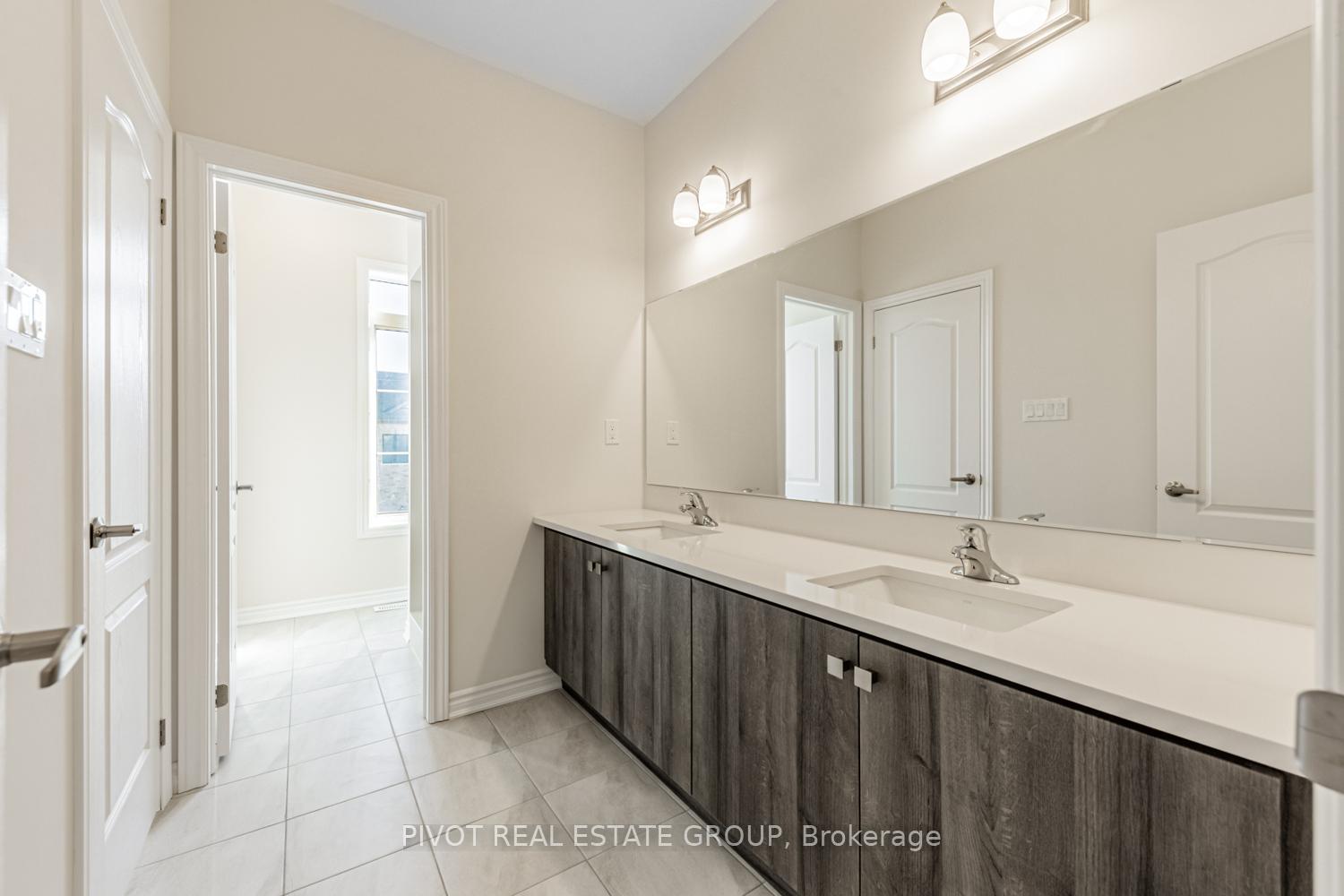 Photo 25 of 16 Waterfront Crescent, Whitby, Port Whitby — HOMEH