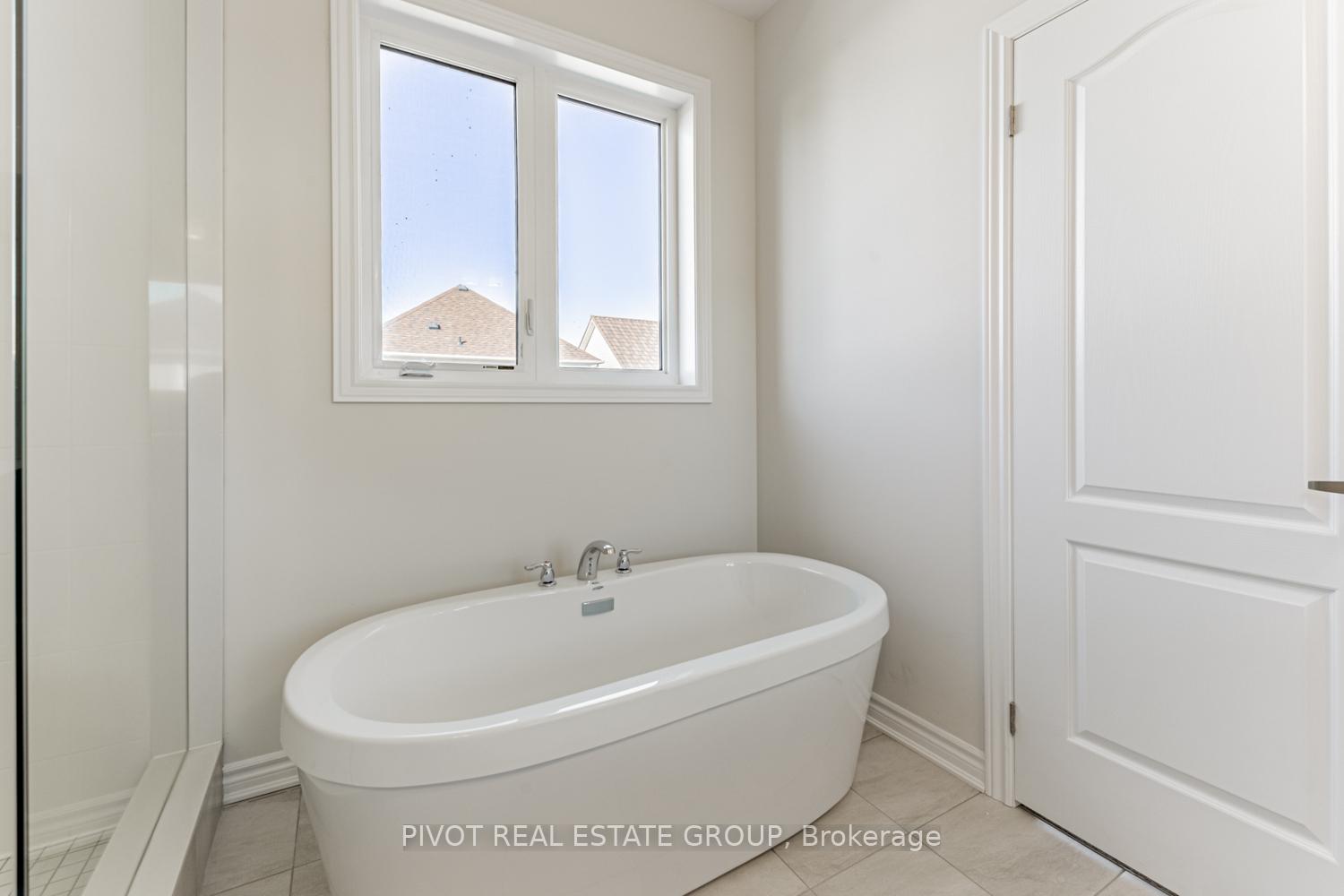 Photo 34 of 16 Waterfront Crescent, Whitby, Port Whitby — HOMEH