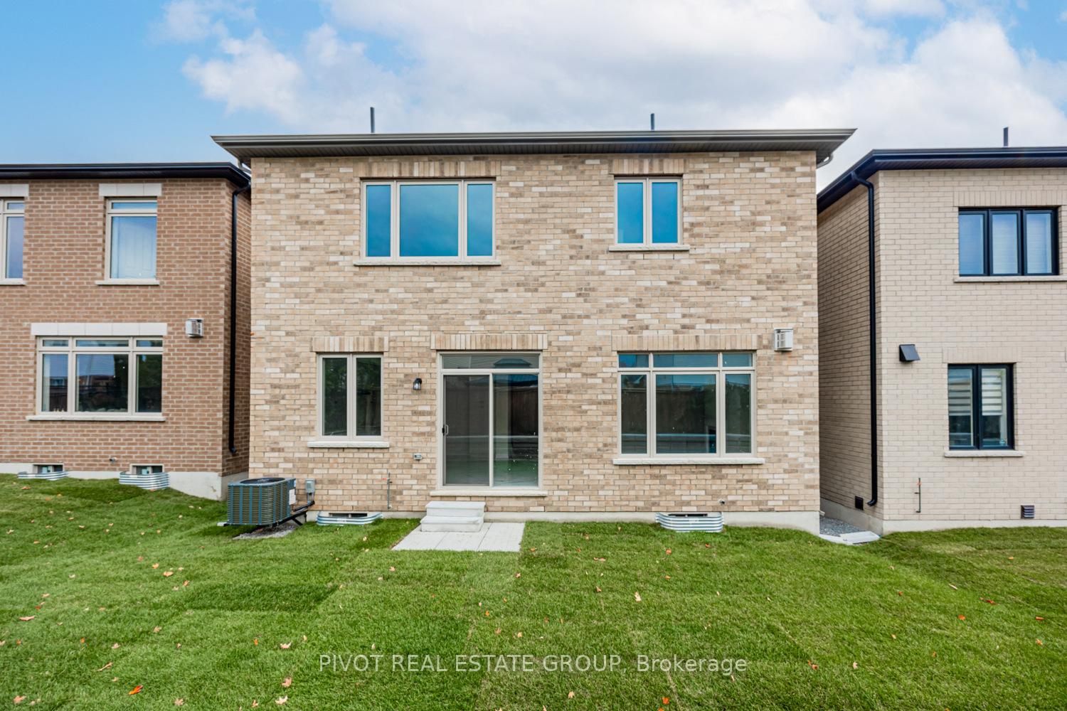 Photo 36 of 16 Waterfront Crescent, Whitby, Port Whitby — HOMEH
