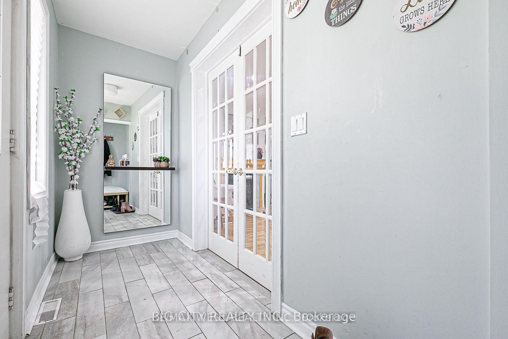 Photo 2 of Unit Main, 7698 Kipling Avenue, Vaughan, Vaughan Grove — HOMEH