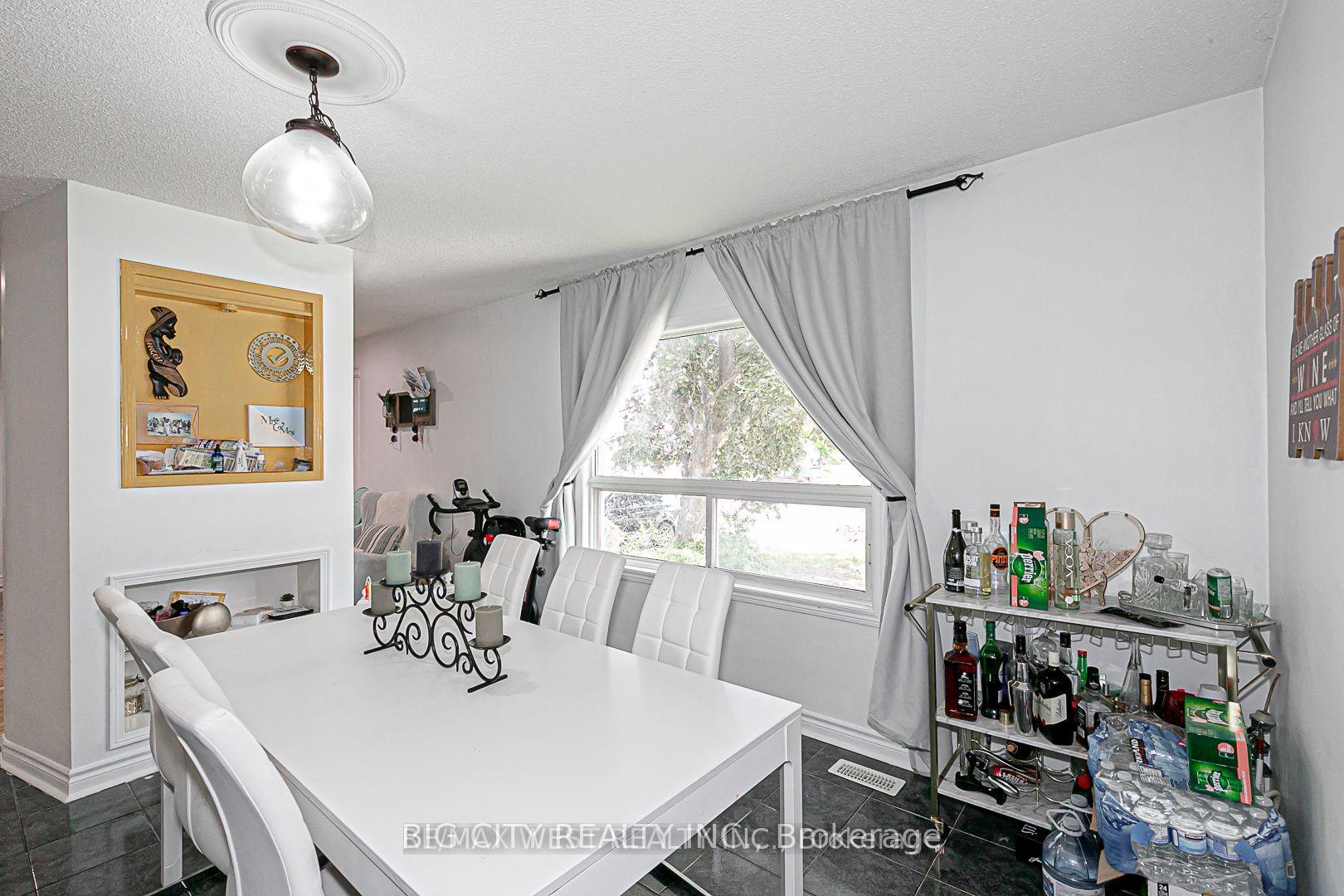 Photo 6 of Unit Main, 7698 Kipling Avenue, Vaughan, Vaughan Grove — HOMEH