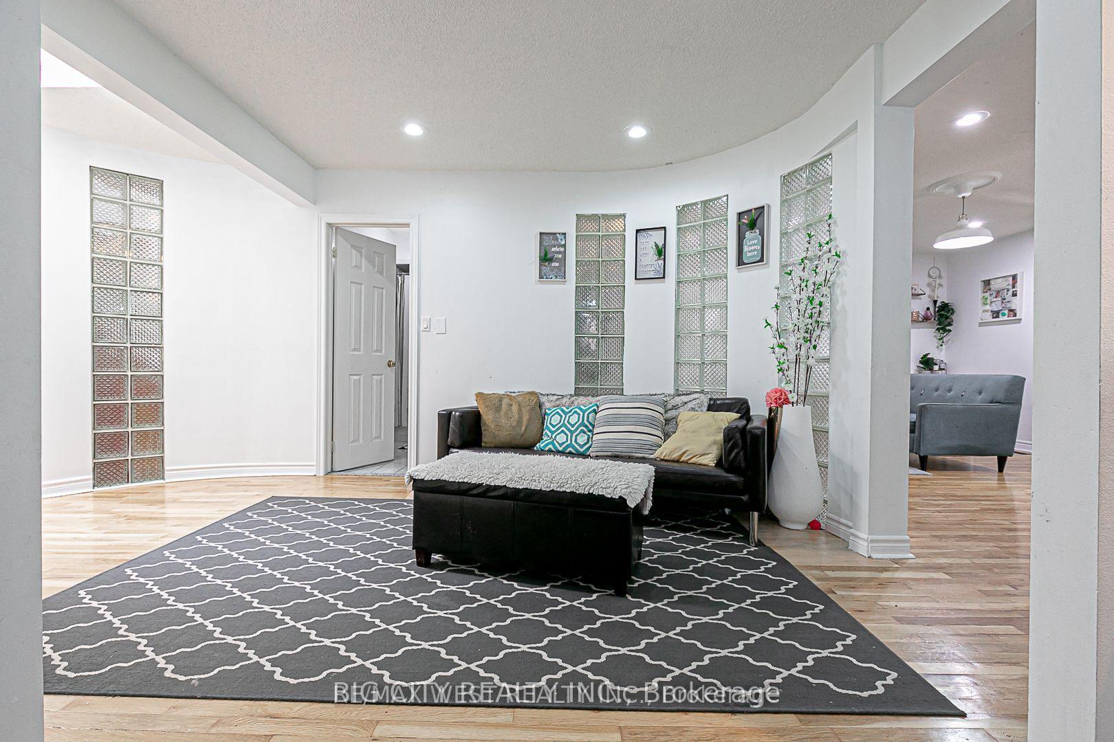 Photo 13 of Unit Main, 7698 Kipling Avenue, Vaughan, Vaughan Grove — HOMEH