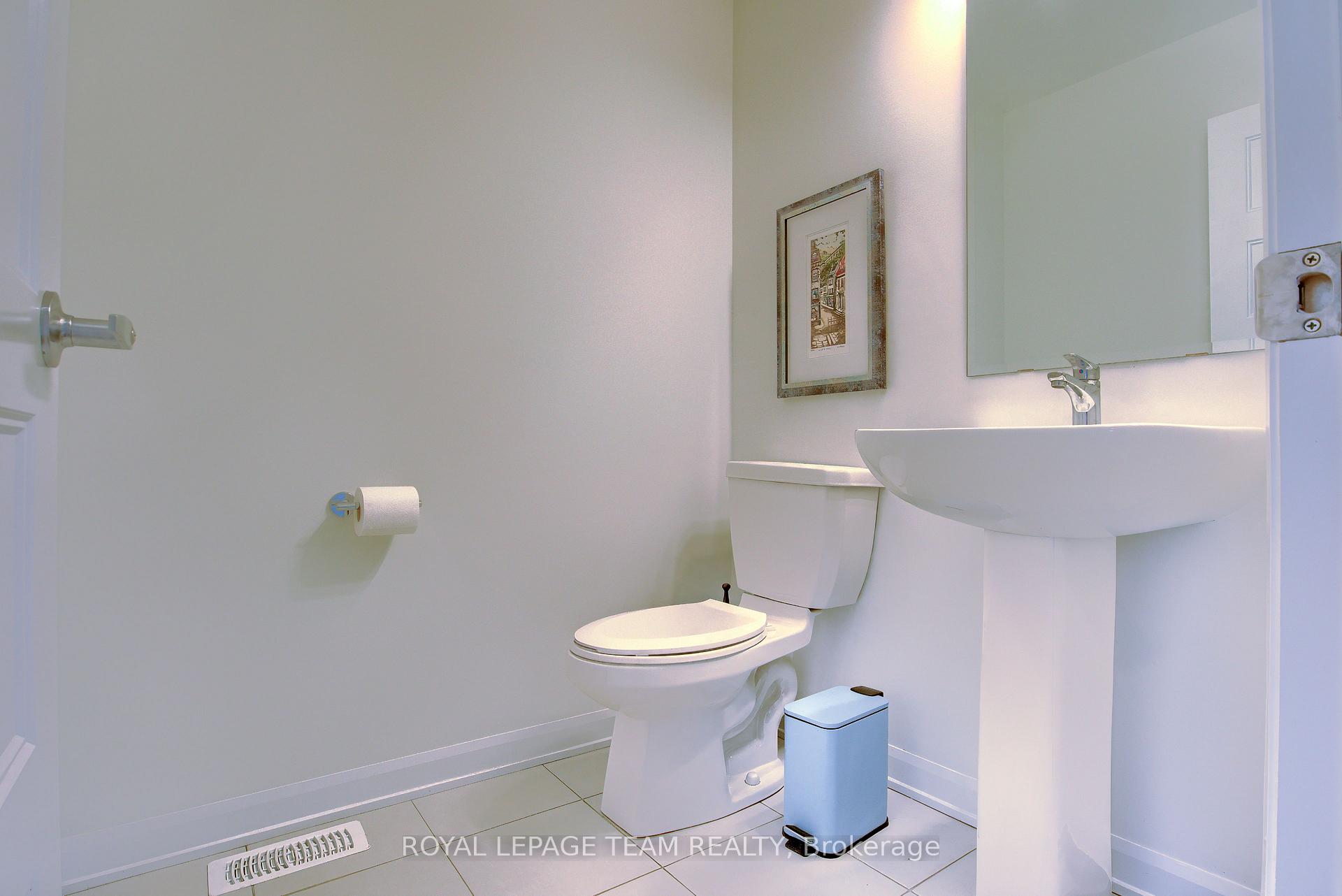 Photo 2 of 108 Maynooth Court, Ottawa, Barrhaven - Half Moon Bay — HOMEH