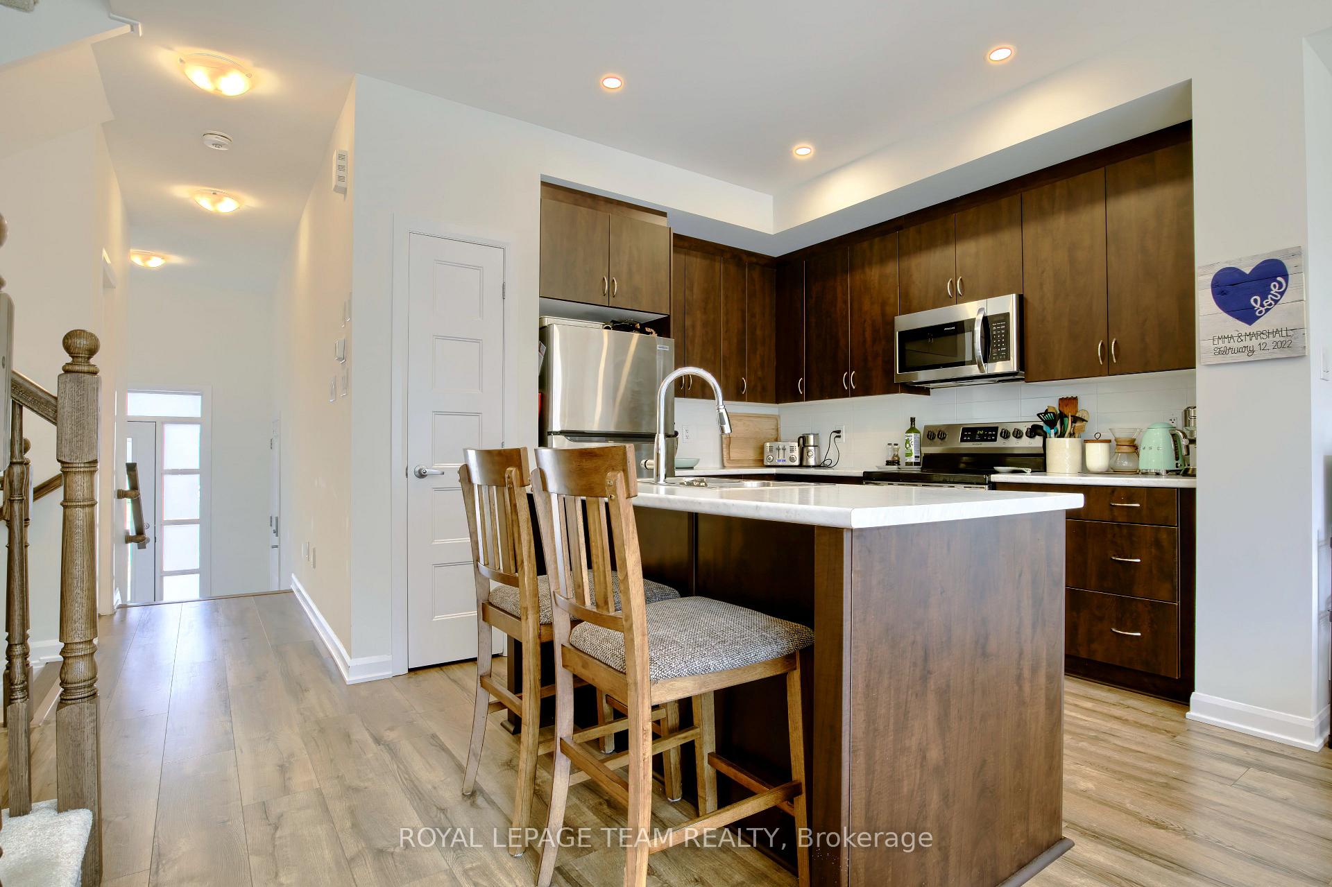 Photo 4 of 108 Maynooth Court, Ottawa, Barrhaven - Half Moon Bay — HOMEH