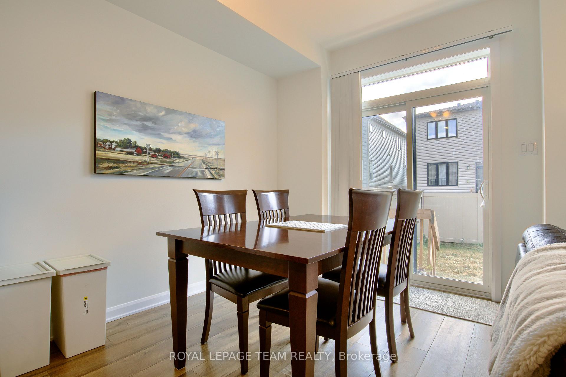 Photo 7 of 108 Maynooth Court, Ottawa, Barrhaven - Half Moon Bay — HOMEH