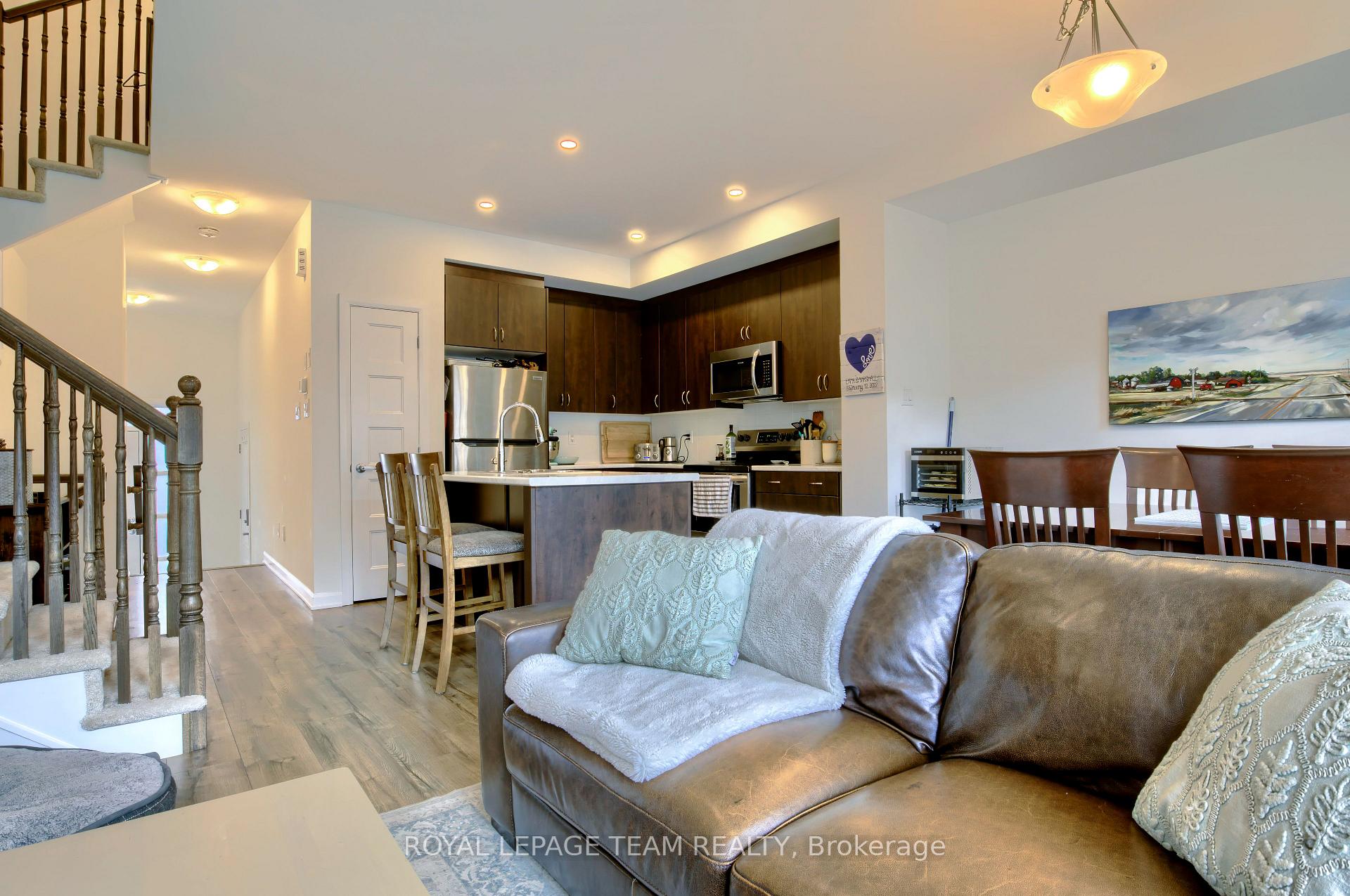 Photo 8 of 108 Maynooth Court, Ottawa, Barrhaven - Half Moon Bay — HOMEH