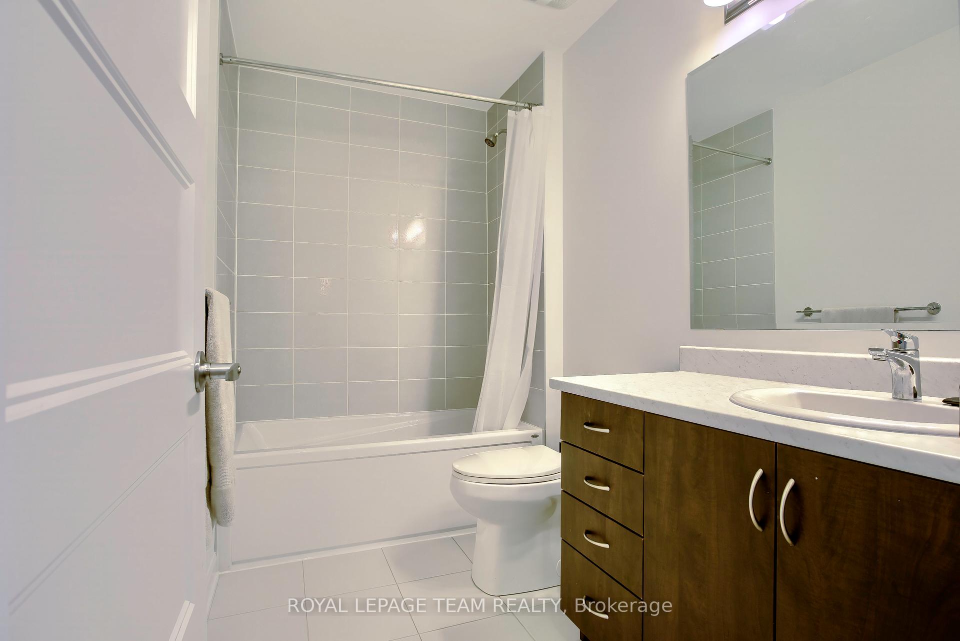 Photo 10 of 108 Maynooth Court, Ottawa, Barrhaven - Half Moon Bay — HOMEH