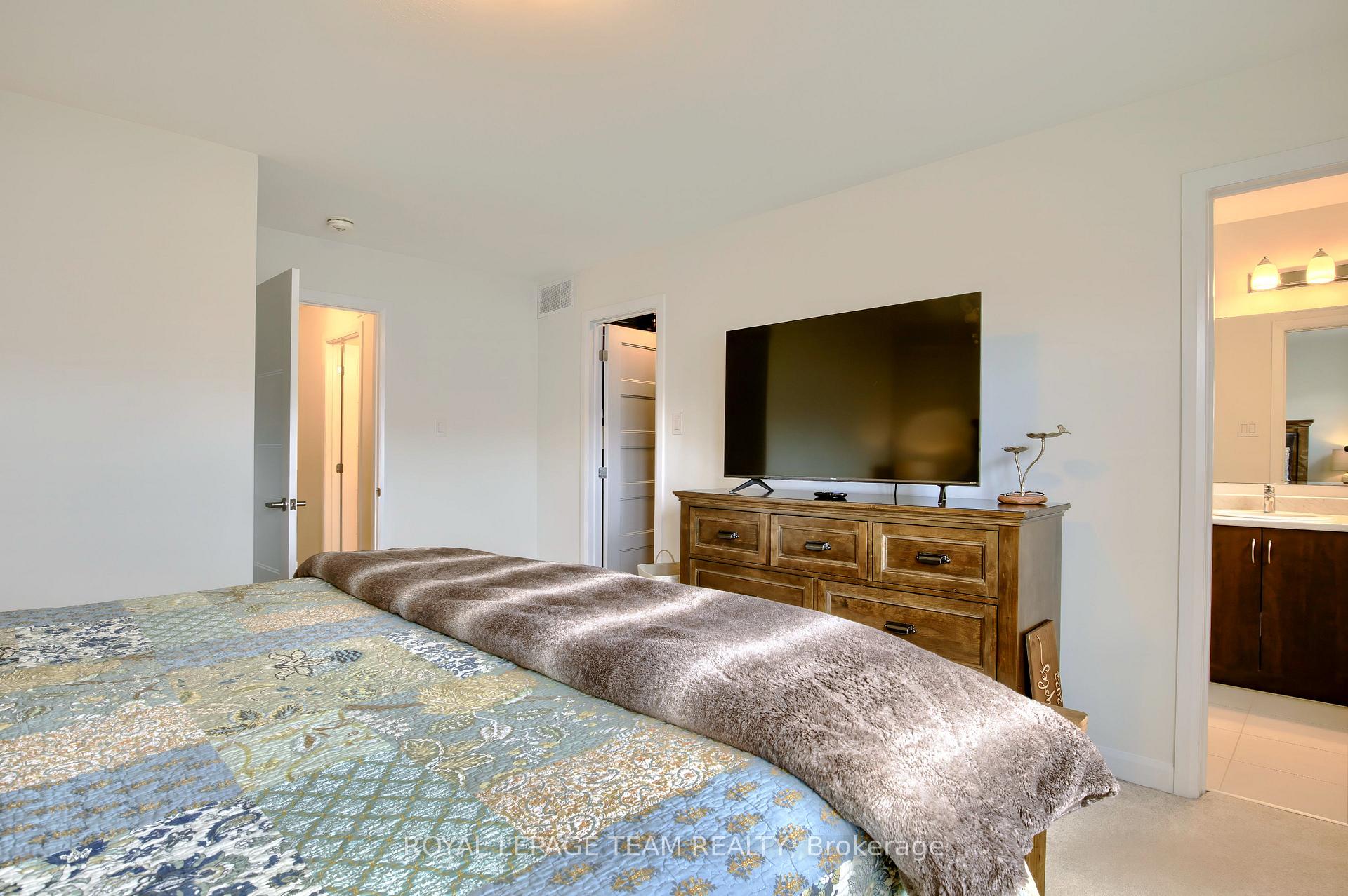 Photo 11 of 108 Maynooth Court, Ottawa, Barrhaven - Half Moon Bay — HOMEH