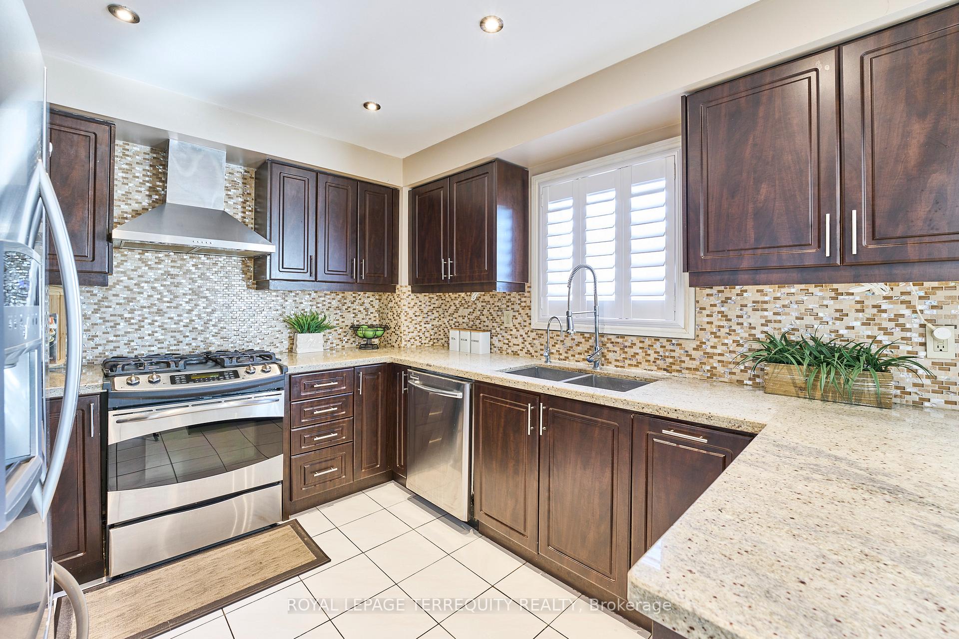 Photo 8 of 1093 Rouge Valley Drive, Pickering, Rougemount — HOMEH
