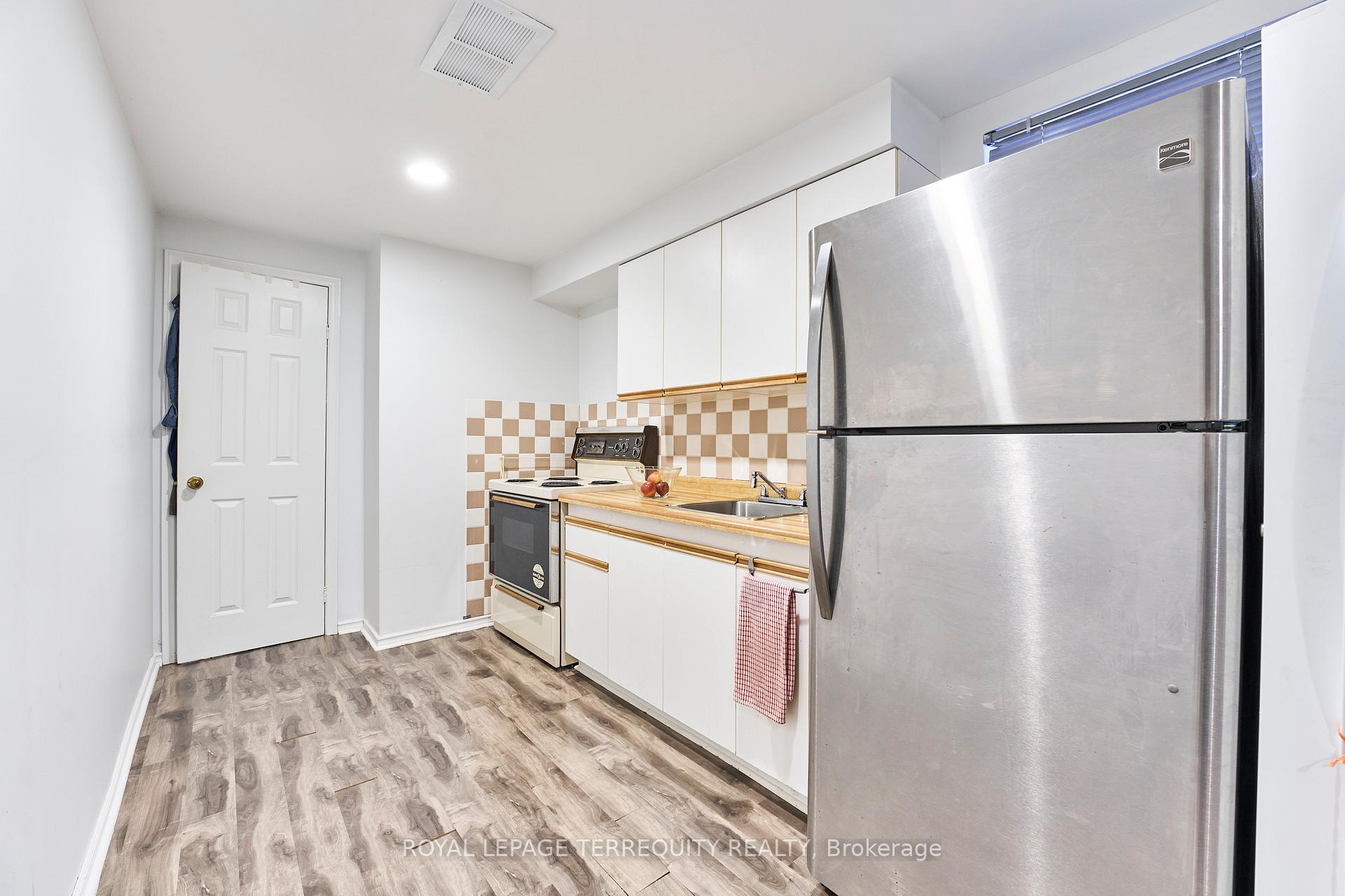 Photo 33 of 1093 Rouge Valley Drive, Pickering, Rougemount — HOMEH