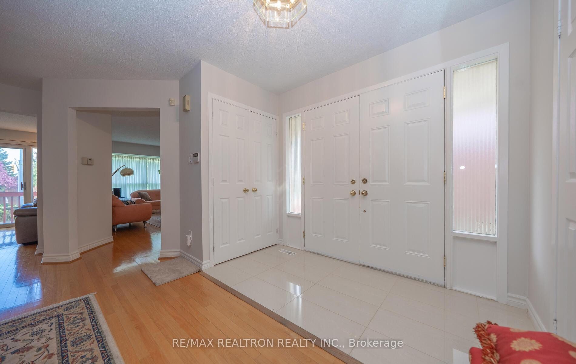 Photo 5 of 178 Winding Lane, Vaughan, Crestwood-Springfarm-Yorkhill — HOMEH