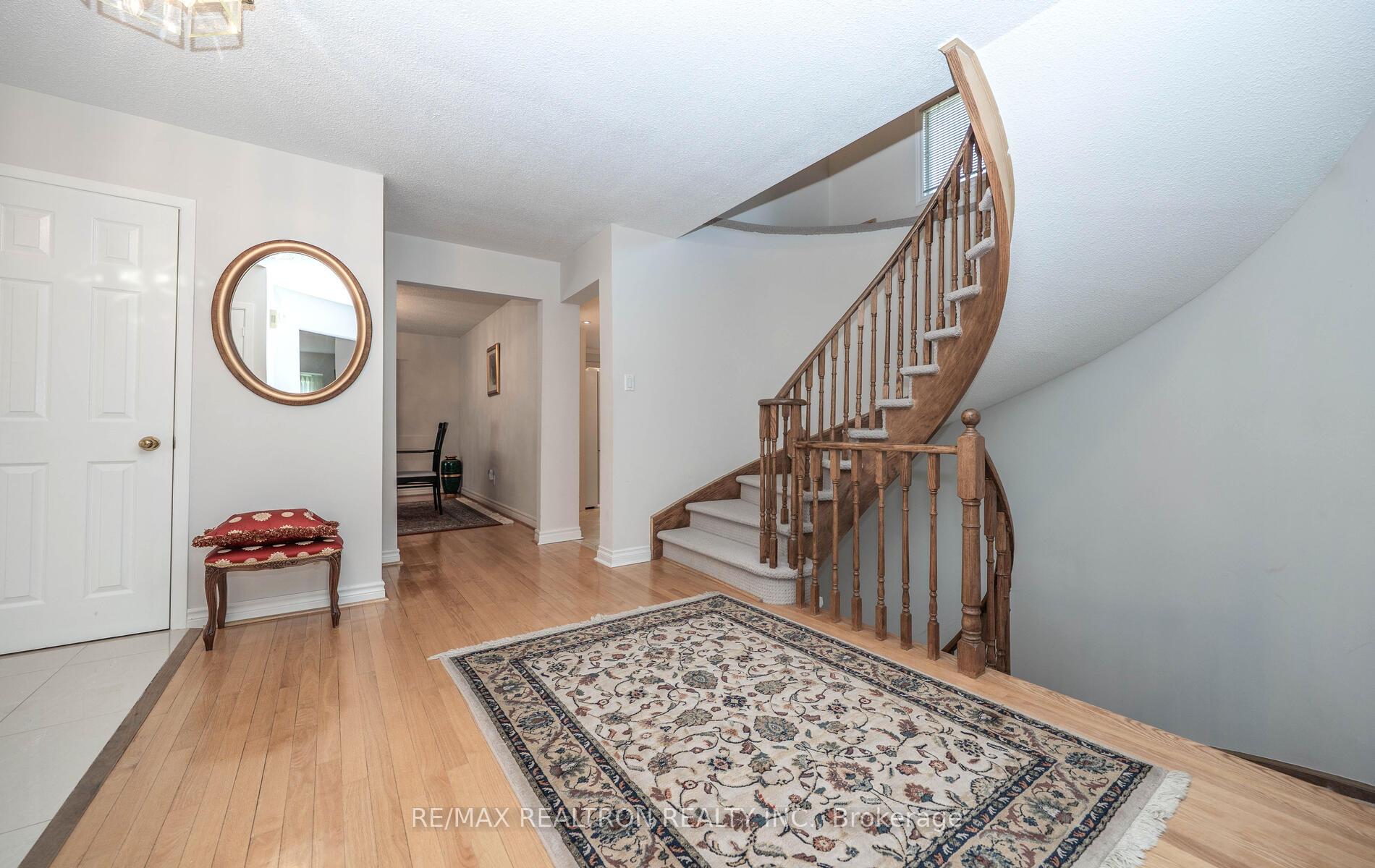 Photo 8 of 178 Winding Lane, Vaughan, Crestwood-Springfarm-Yorkhill — HOMEH