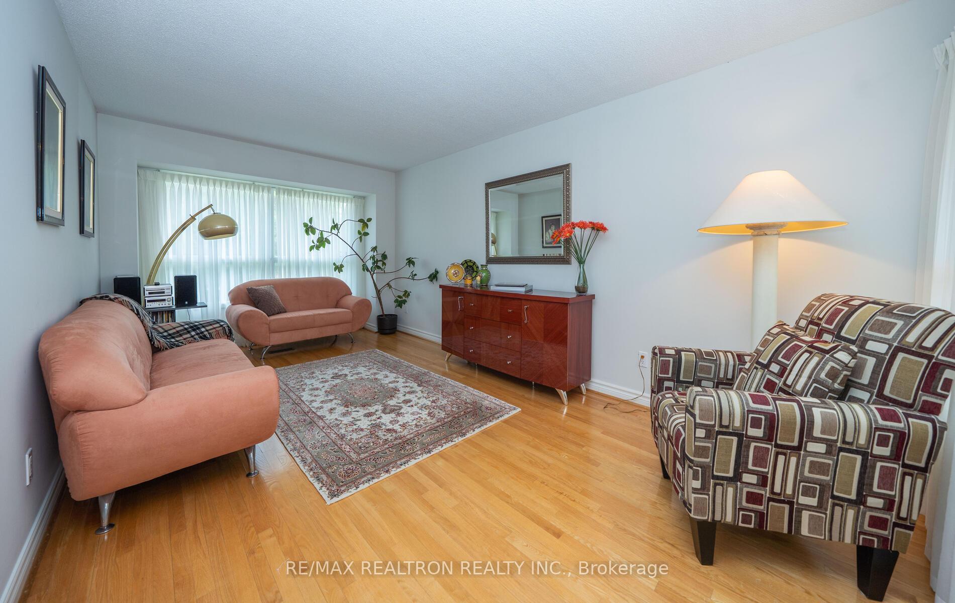 Photo 9 of 178 Winding Lane, Vaughan, Crestwood-Springfarm-Yorkhill — HOMEH