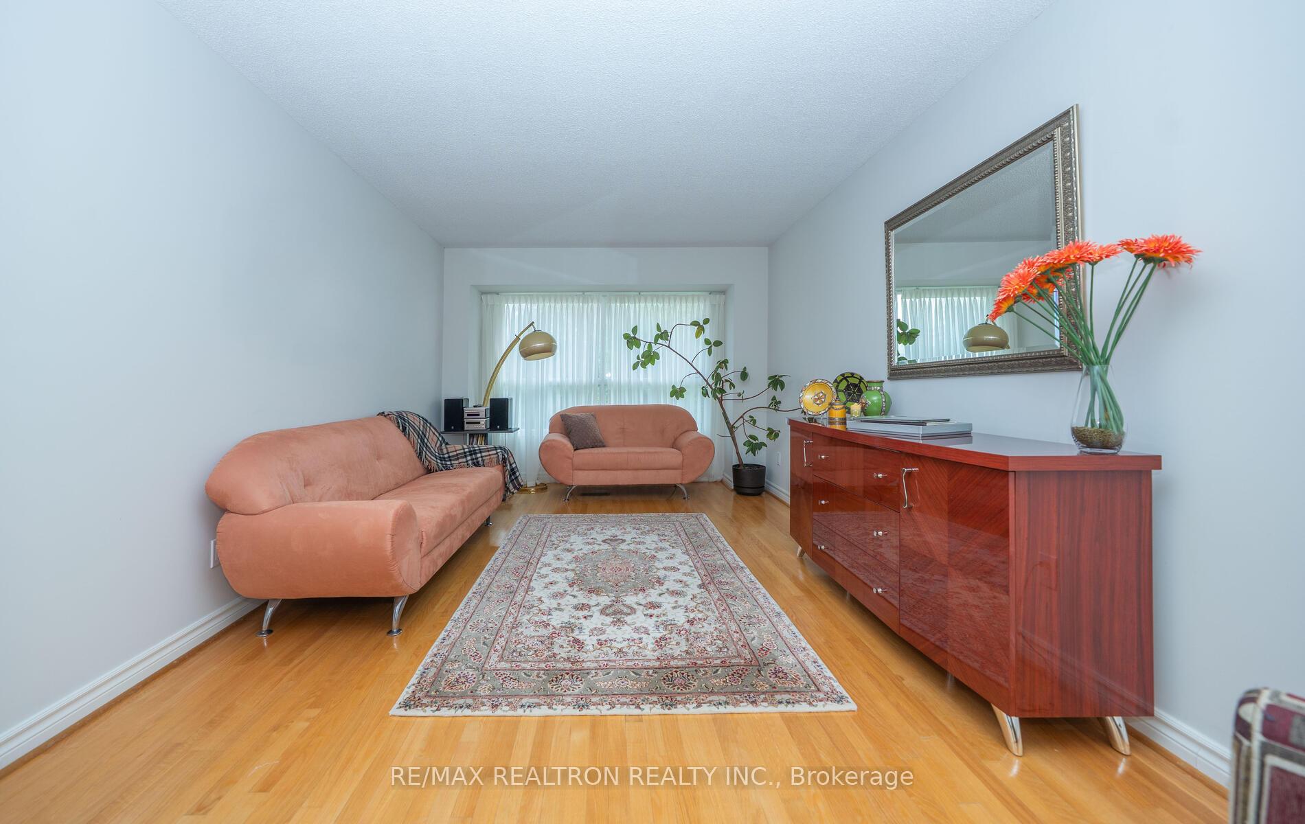 Photo 10 of 178 Winding Lane, Vaughan, Crestwood-Springfarm-Yorkhill — HOMEH