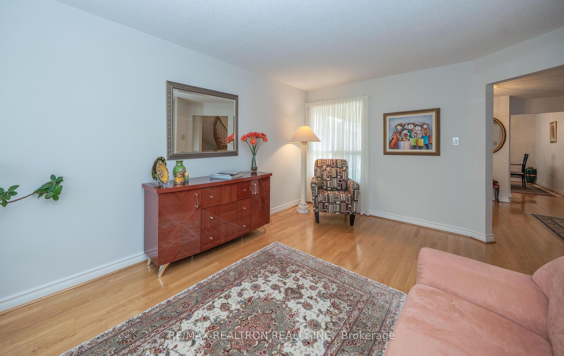 Photo 11 of 178 Winding Lane, Vaughan, Crestwood-Springfarm-Yorkhill — HOMEH