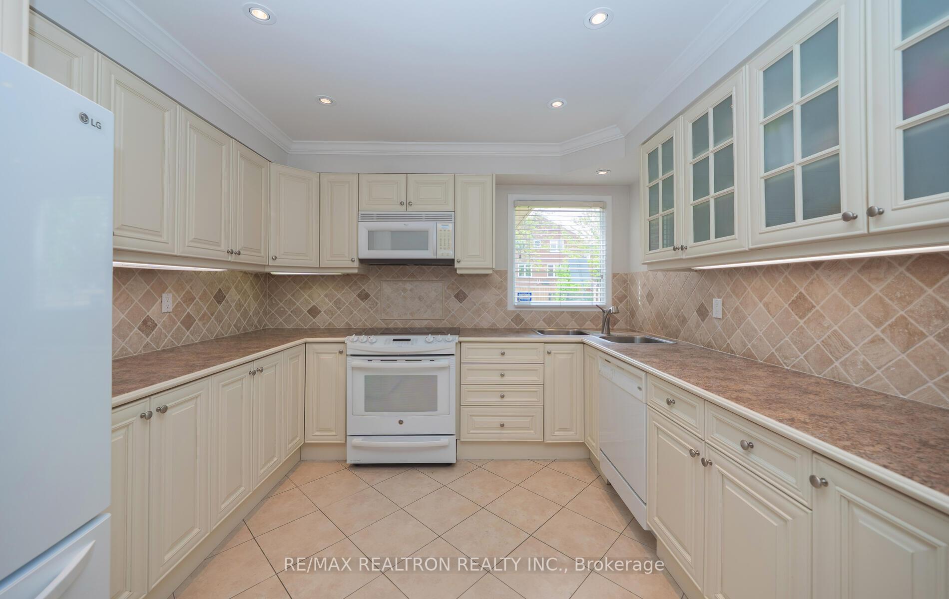 Photo 19 of 178 Winding Lane, Vaughan, Crestwood-Springfarm-Yorkhill — HOMEH