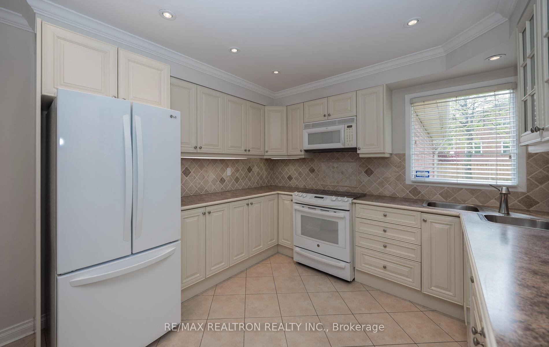 Photo 21 of 178 Winding Lane, Vaughan, Crestwood-Springfarm-Yorkhill — HOMEH