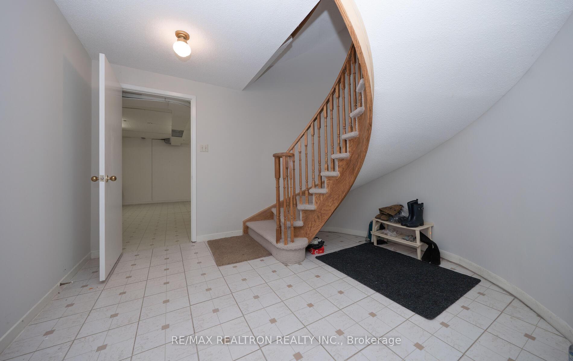 Photo 39 of 178 Winding Lane, Vaughan, Crestwood-Springfarm-Yorkhill — HOMEH