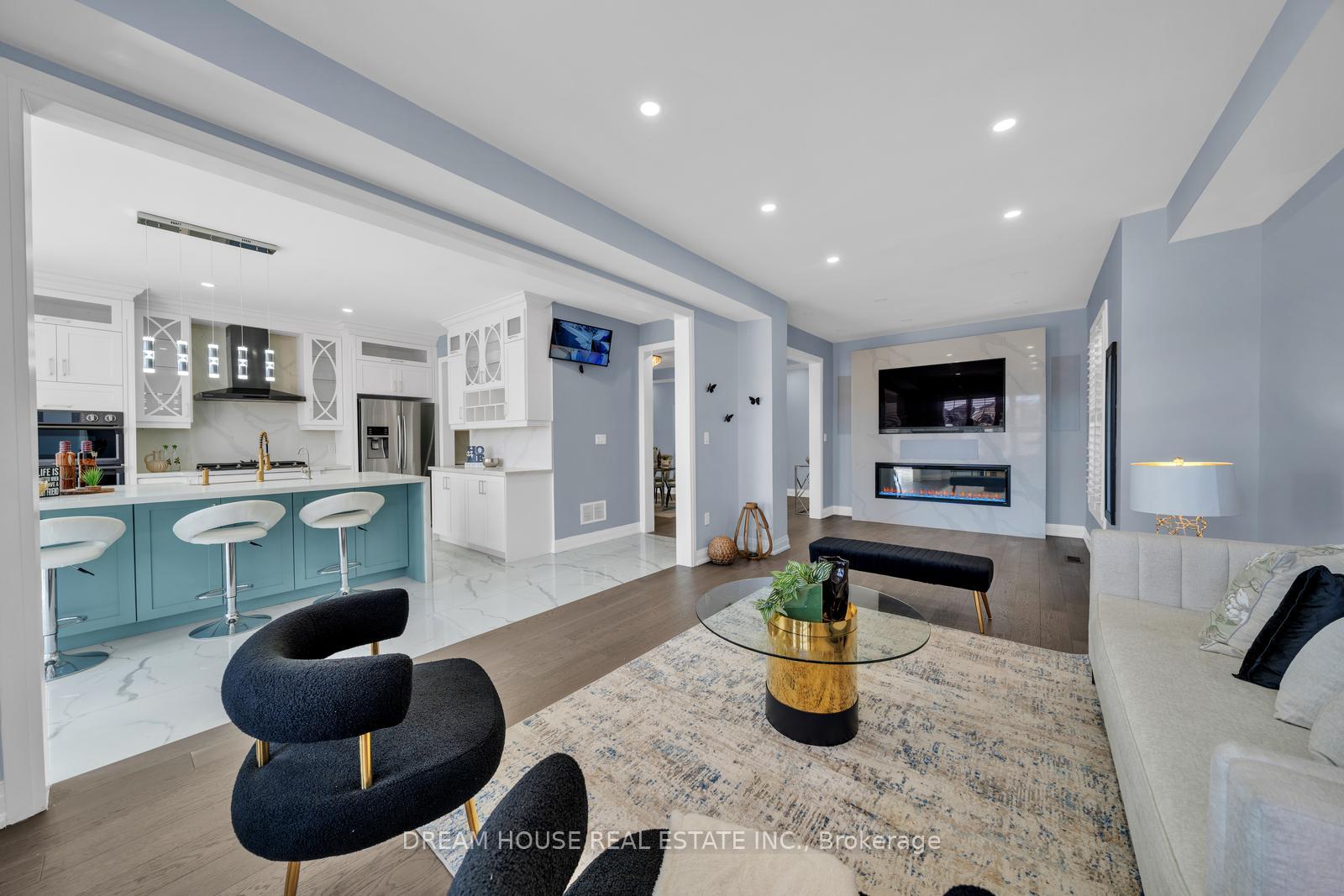 Photo 12 of 21 Lockton Street, Whitby, Rural Whitby — HOMEH