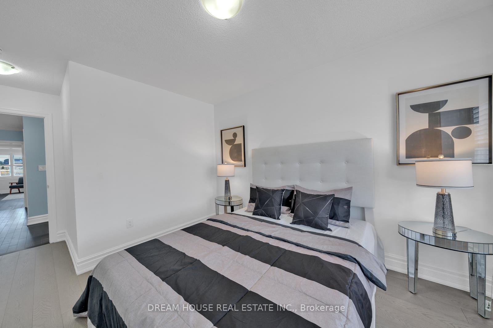 Photo 35 of 21 Lockton Street, Whitby, Rural Whitby — HOMEH
