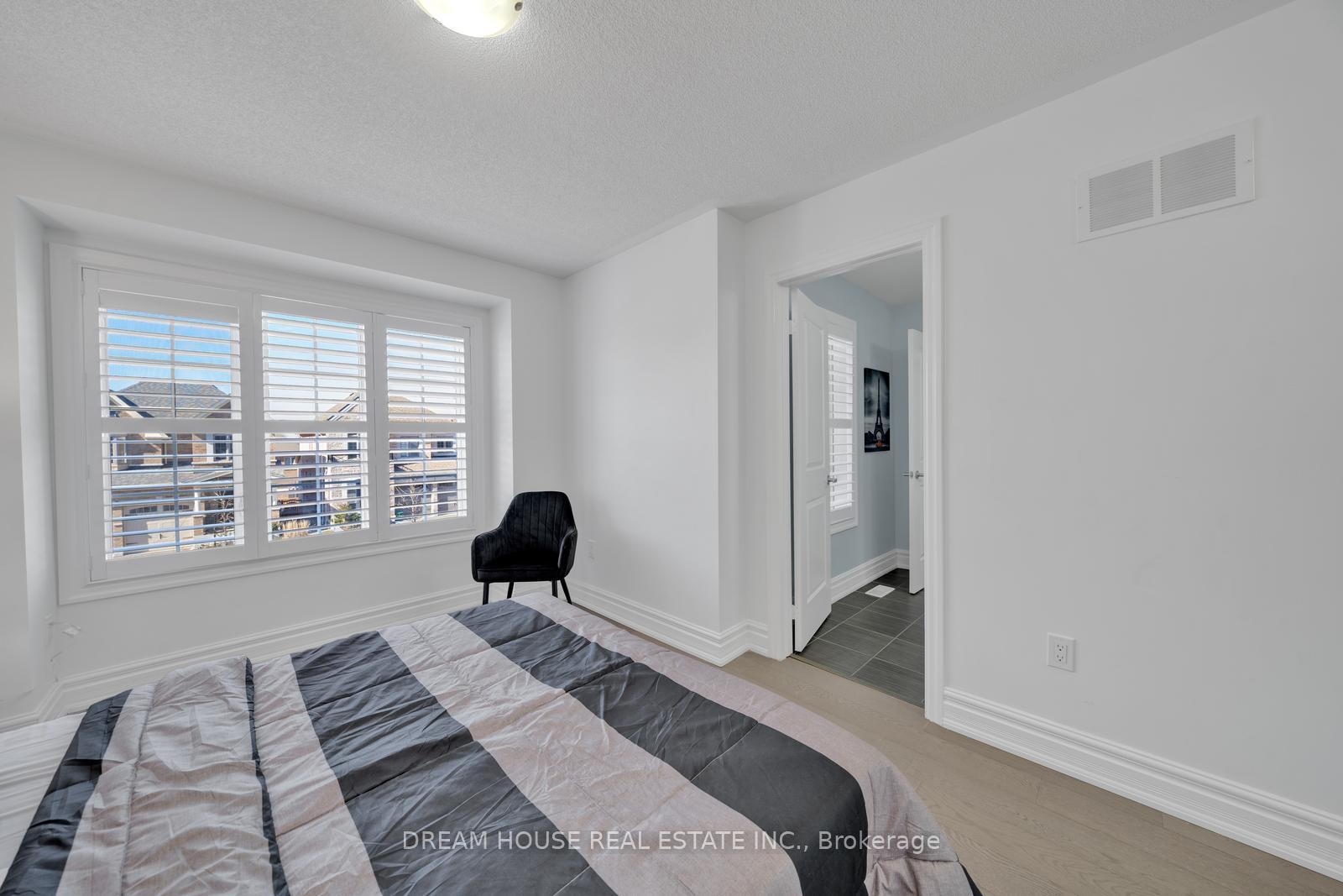 Photo 36 of 21 Lockton Street, Whitby, Rural Whitby — HOMEH