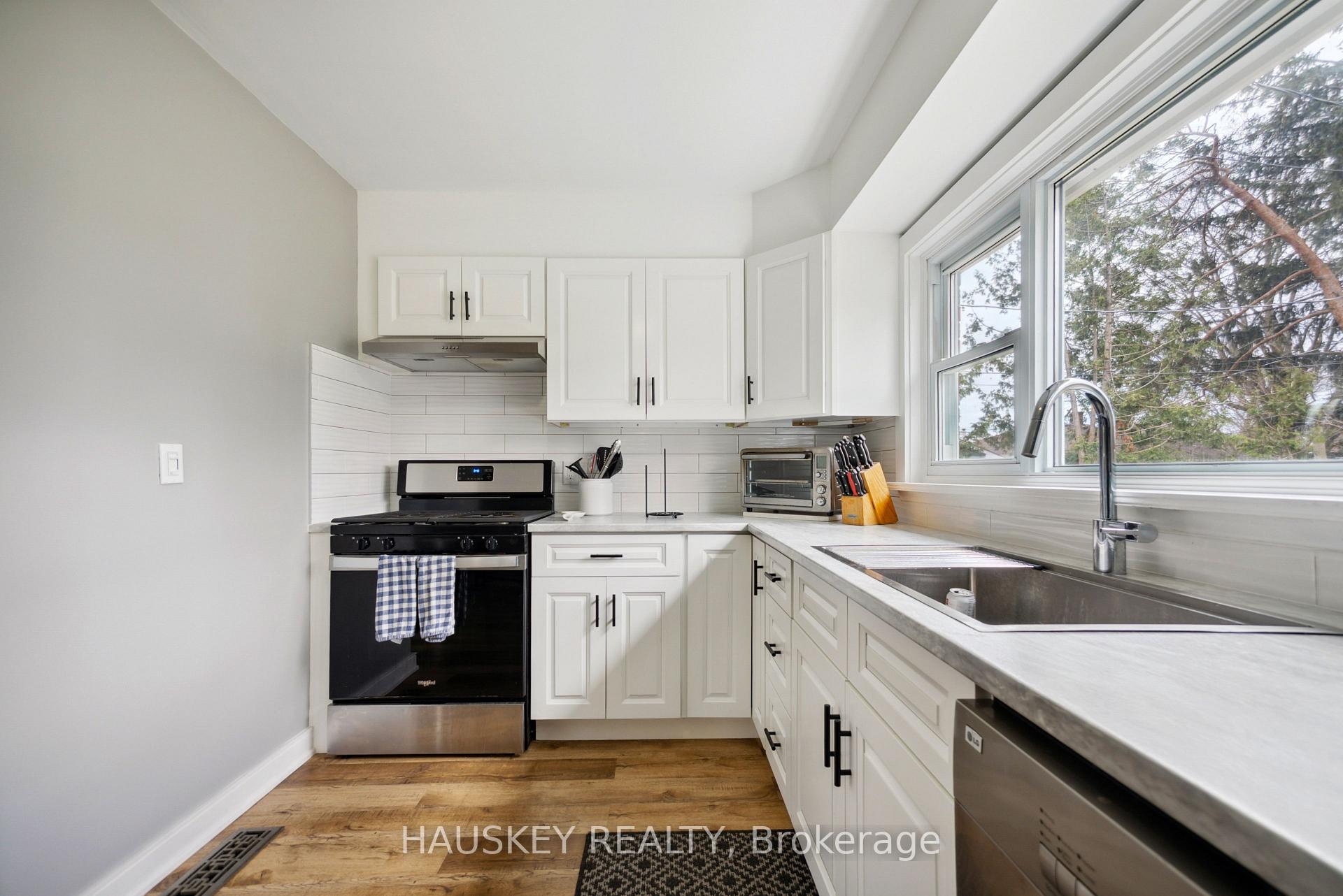 Photo 7 of 26 Third Avenue, Quinte West, Trenton Ward — HOMEH