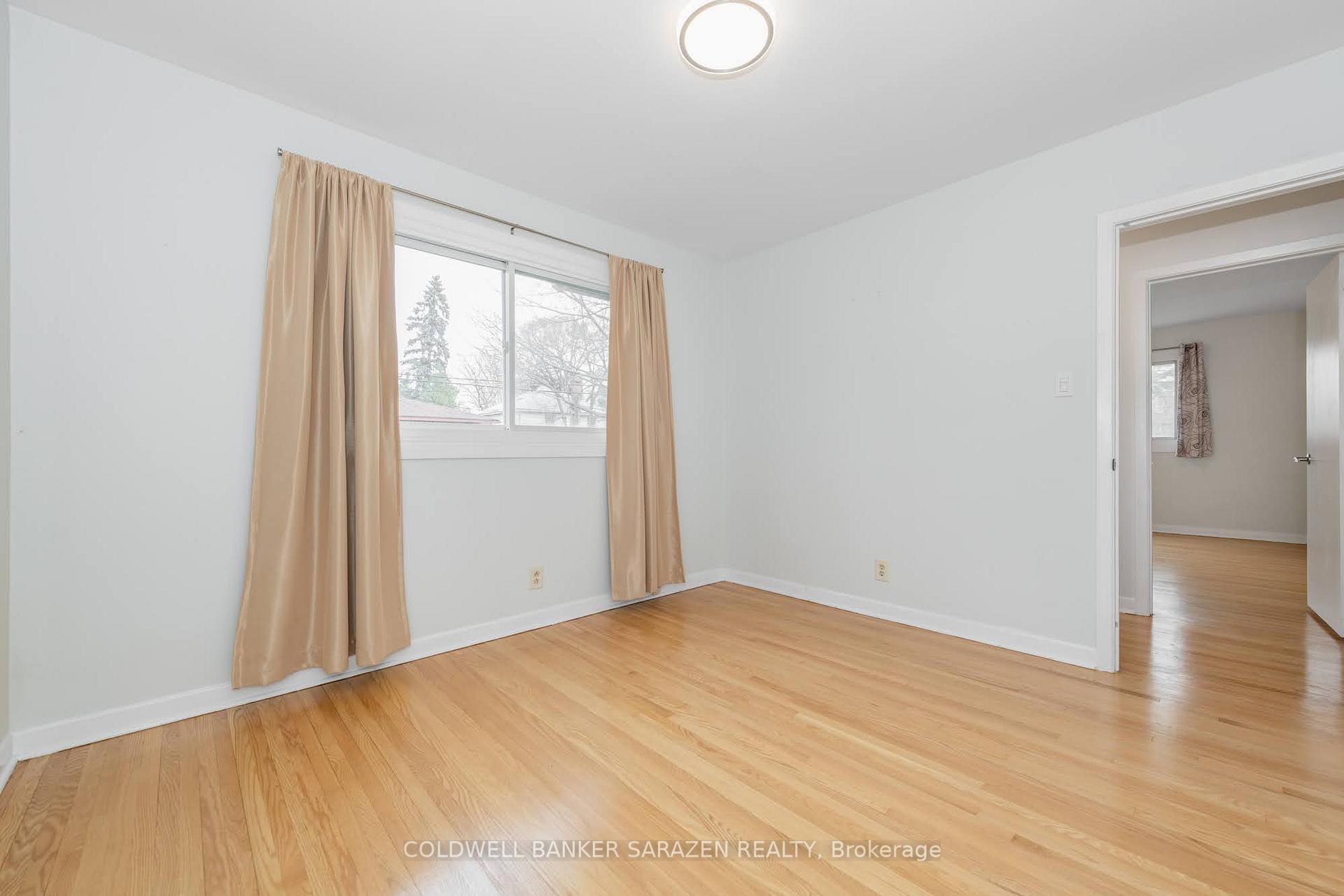 Photo 4 of 2707 Priscilla Street, Ottawa, Britannia — HOMEH