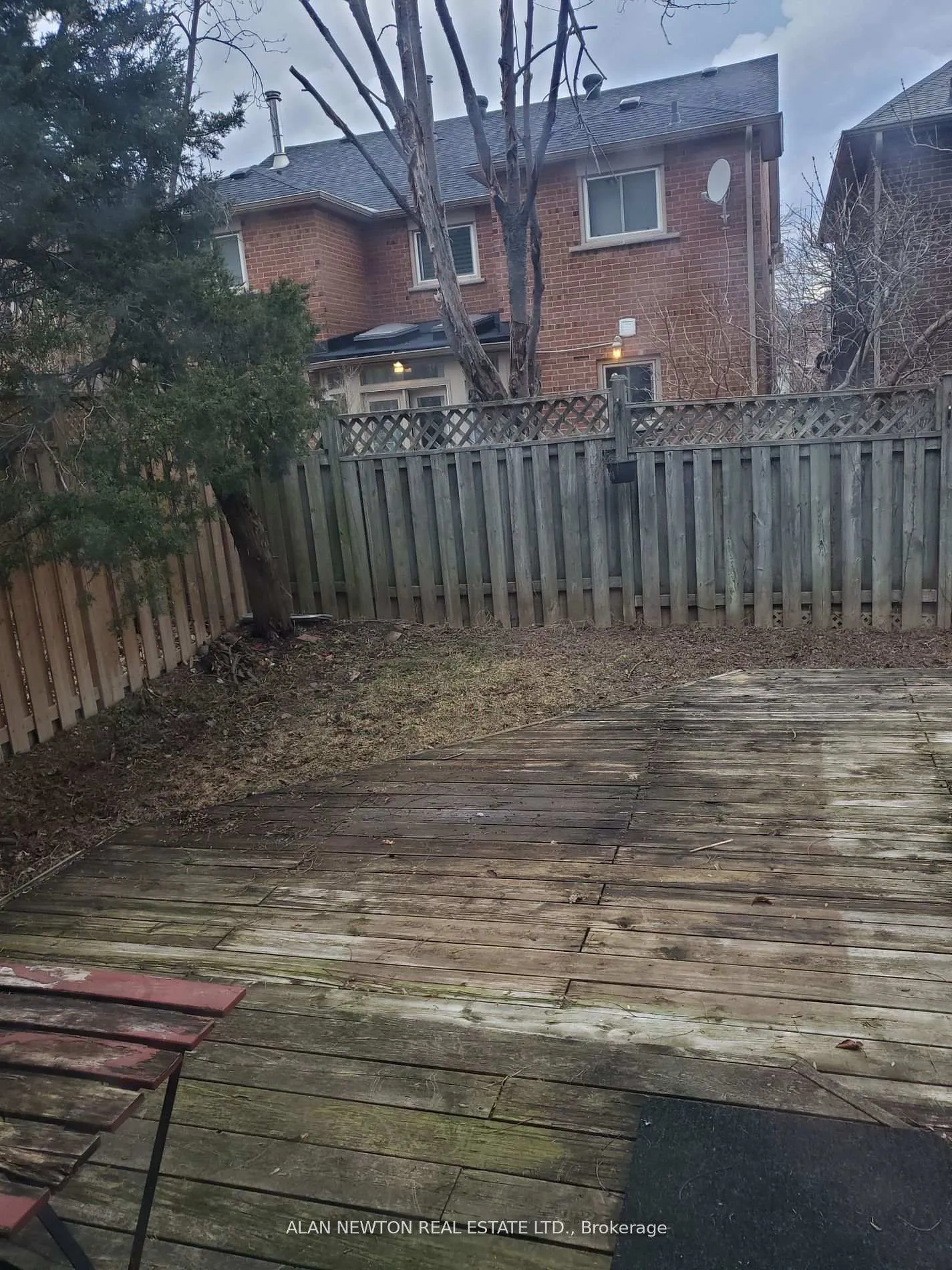 Photo 2 of 76 Roxborough Lane, Vaughan, Uplands — HOMEH