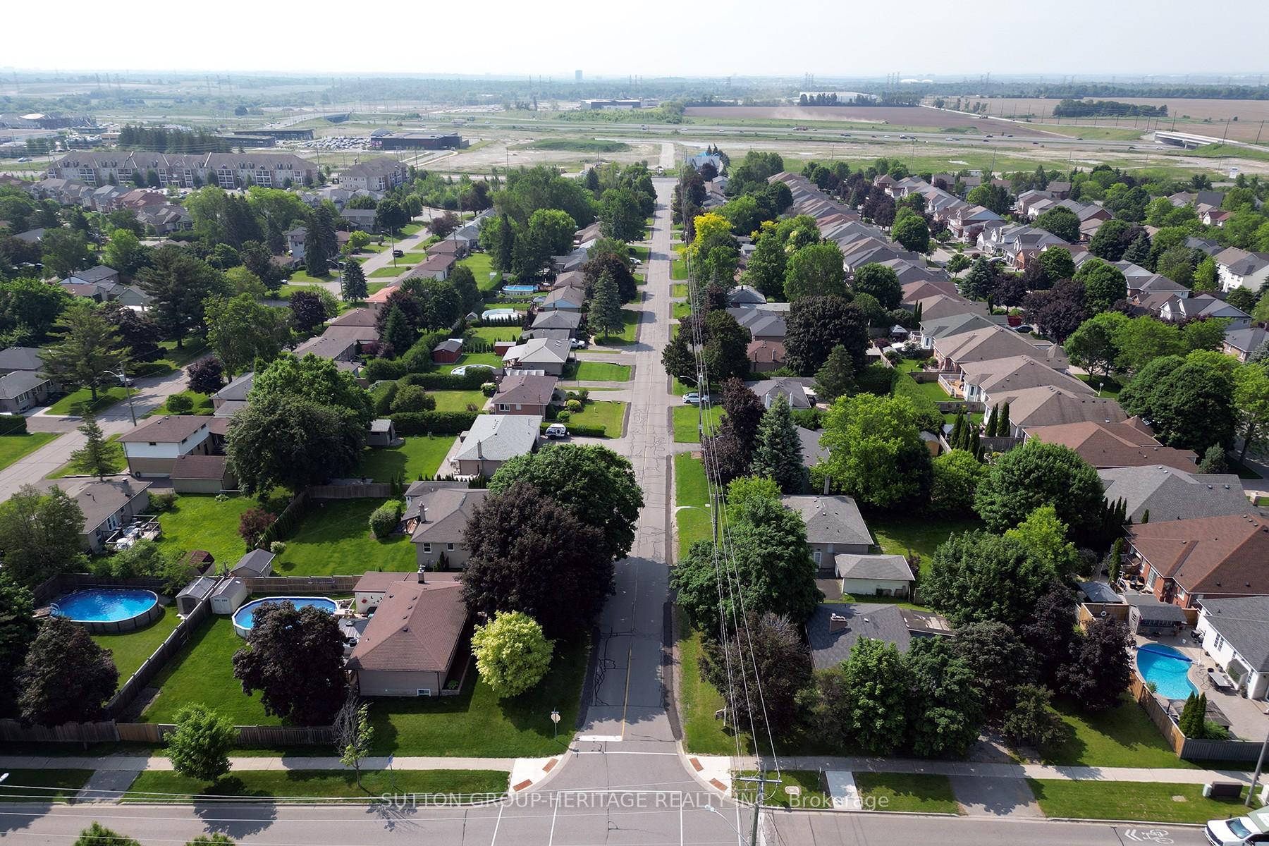 Photo 8 of 56 Ferguson Avenue, Whitby, Brooklin — HOMEH