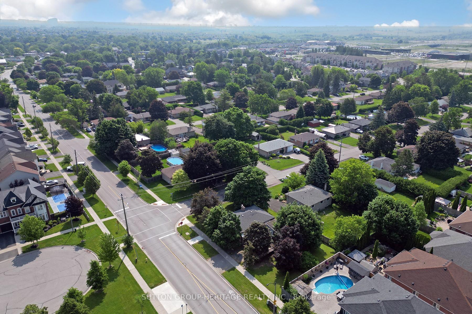 Photo 9 of 56 Ferguson Avenue, Whitby, Brooklin — HOMEH