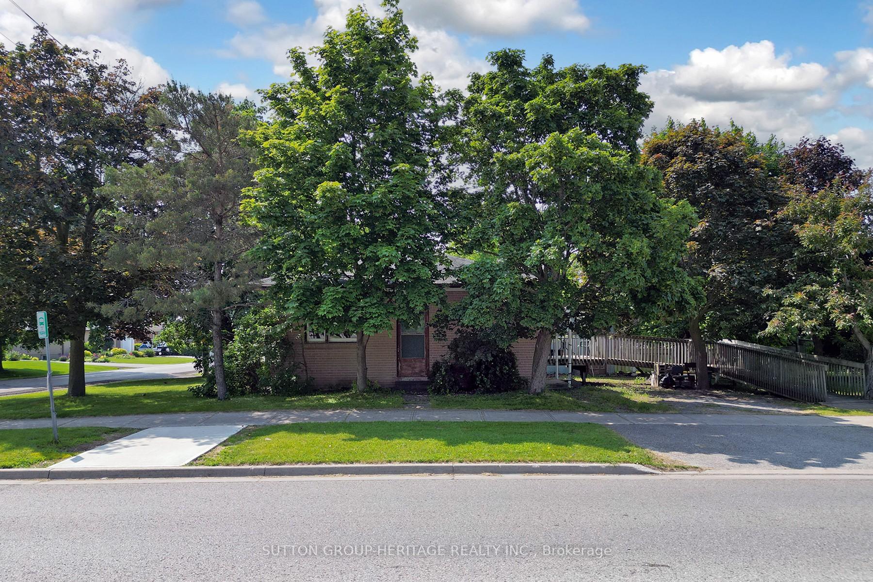 Photo 16 of 56 Ferguson Avenue, Whitby, Brooklin — HOMEH