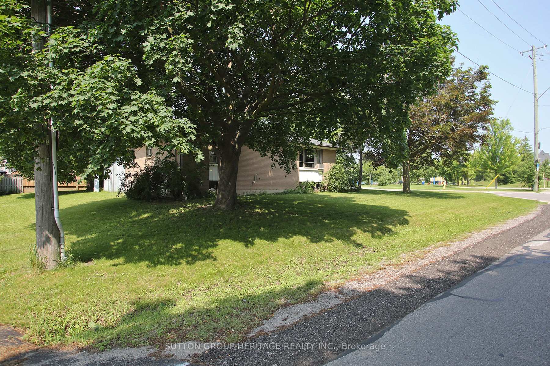 Photo 18 of 56 Ferguson Avenue, Whitby, Brooklin — HOMEH
