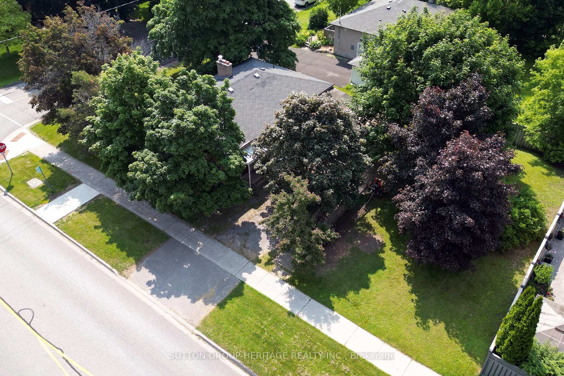 Photo 23 of 56 Ferguson Avenue, Whitby, Brooklin — HOMEH