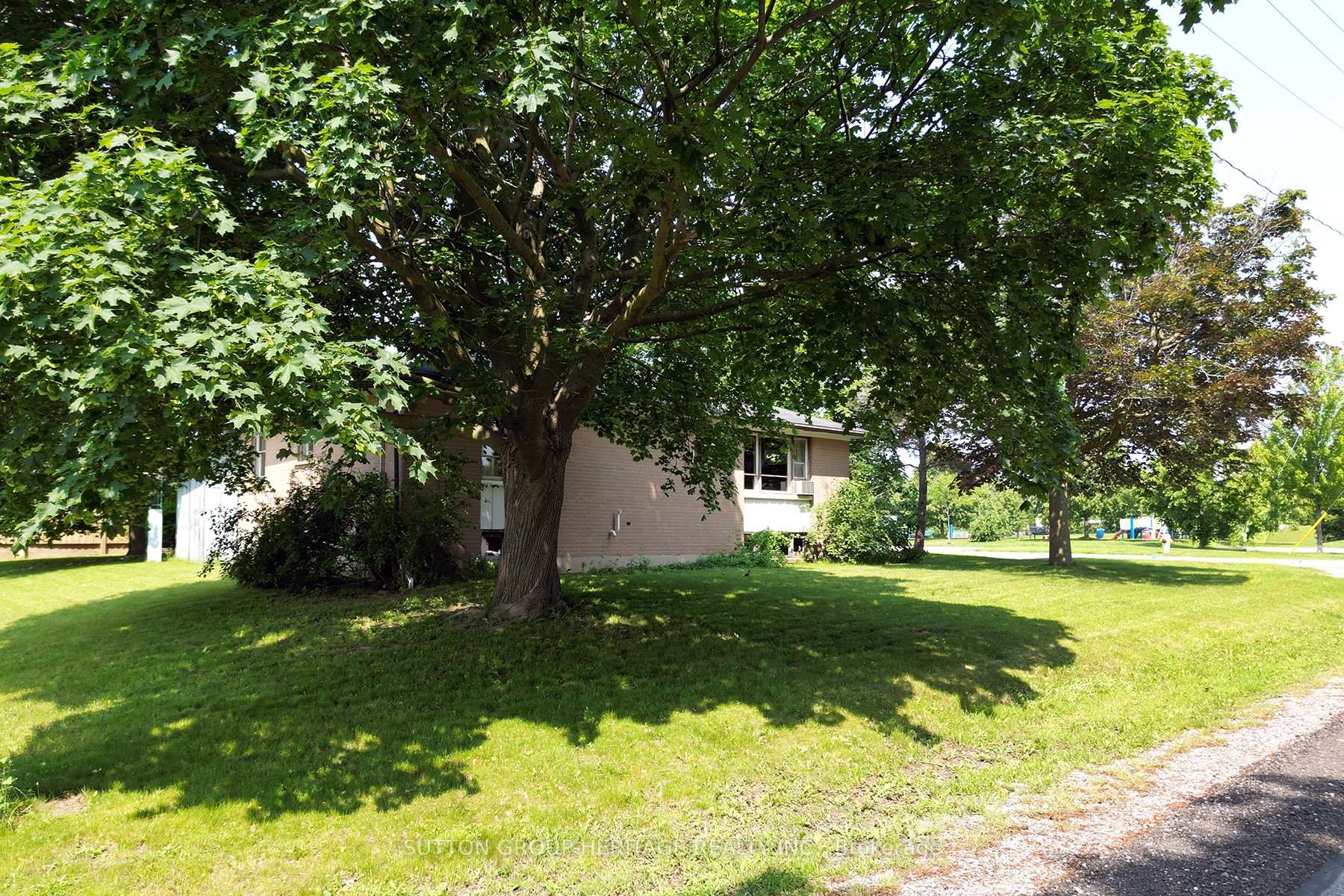 Photo 26 of 56 Ferguson Avenue, Whitby, Brooklin — HOMEH