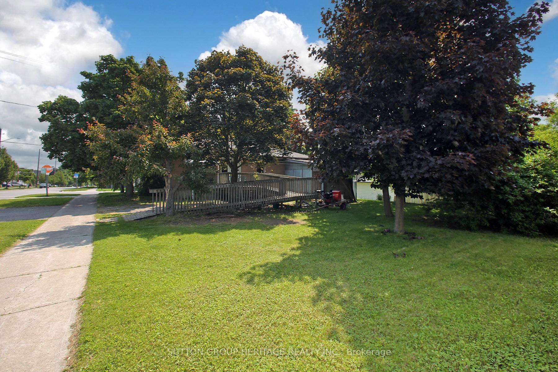 Photo 28 of 56 Ferguson Avenue, Whitby, Brooklin — HOMEH
