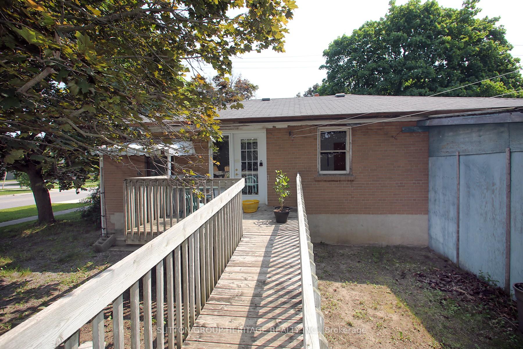 Photo 32 of 56 Ferguson Avenue, Whitby, Brooklin — HOMEH