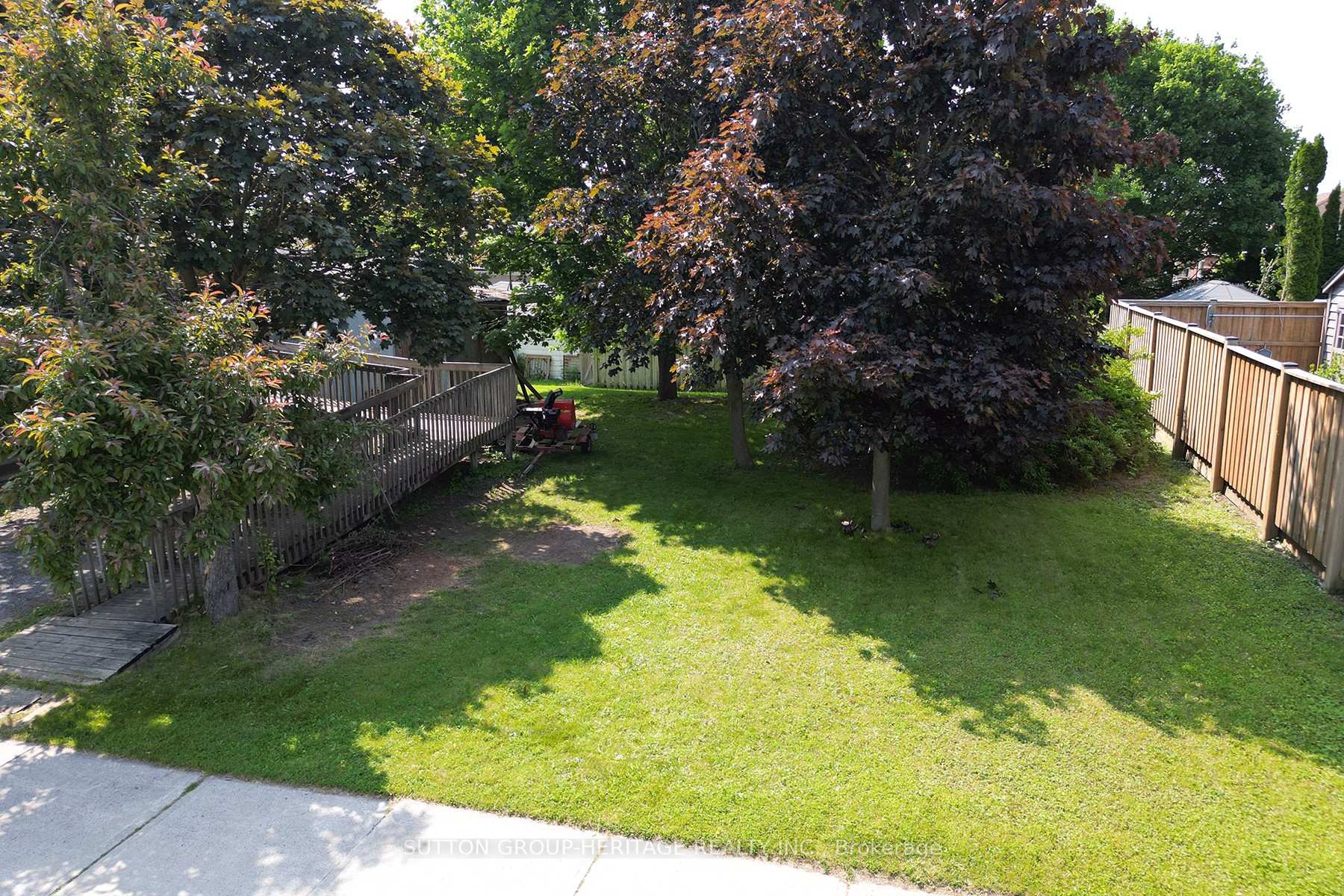 Photo 36 of 56 Ferguson Avenue, Whitby, Brooklin — HOMEH