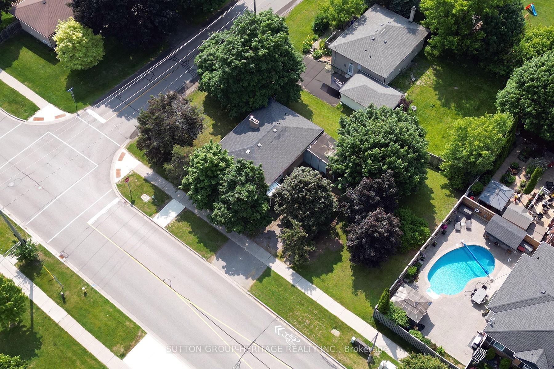 Photo 38 of 56 Ferguson Avenue, Whitby, Brooklin — HOMEH