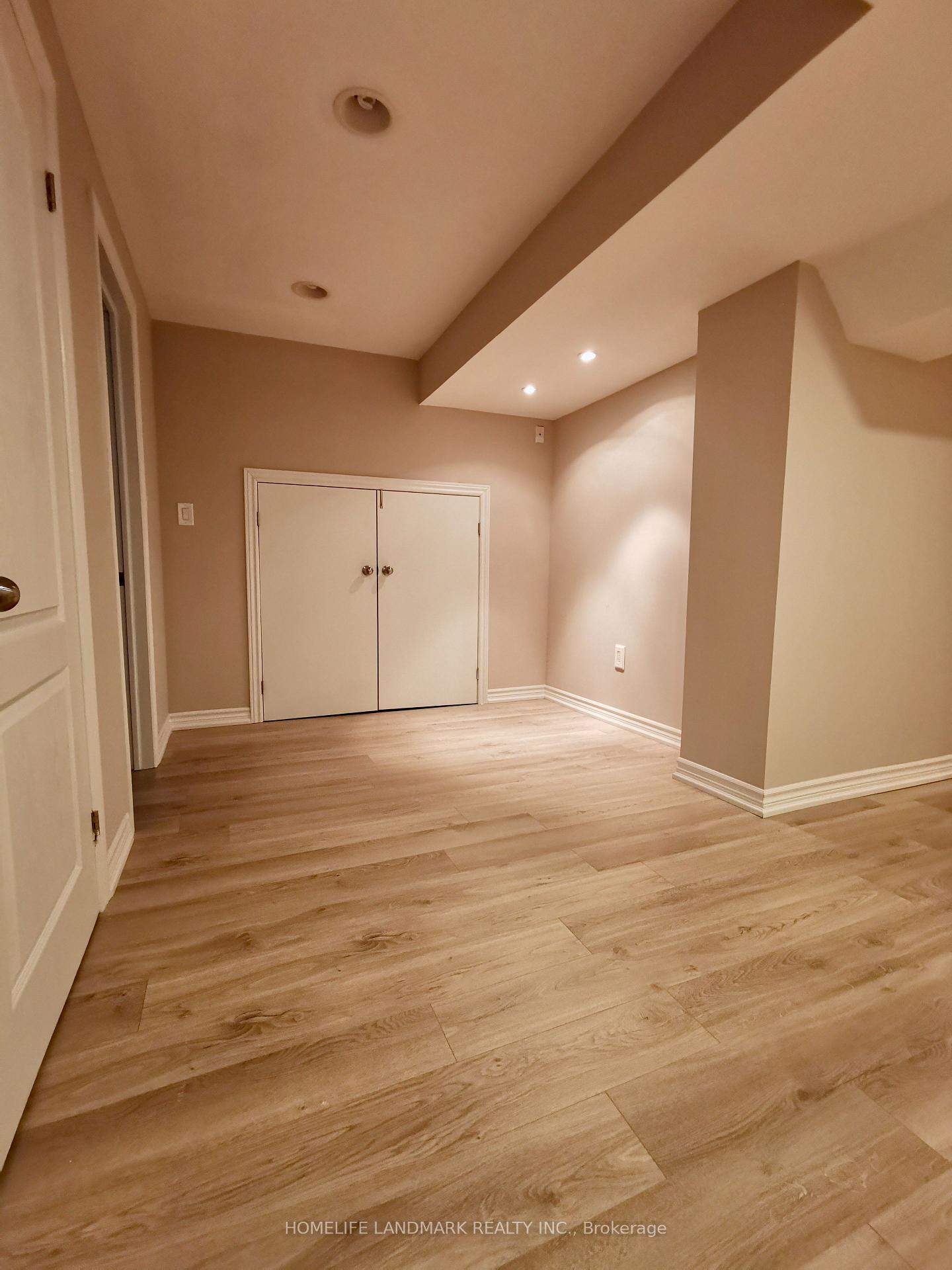 Photo 9 of 87 Waterton Crescent, Richmond Hill, Langstaff — HOMEH