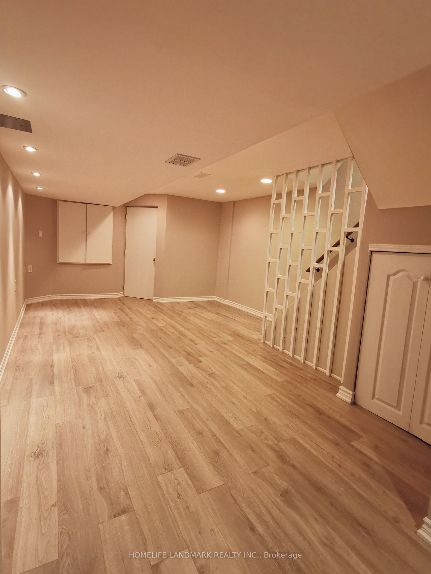 Photo 10 of 87 Waterton Crescent, Richmond Hill, Langstaff — HOMEH
