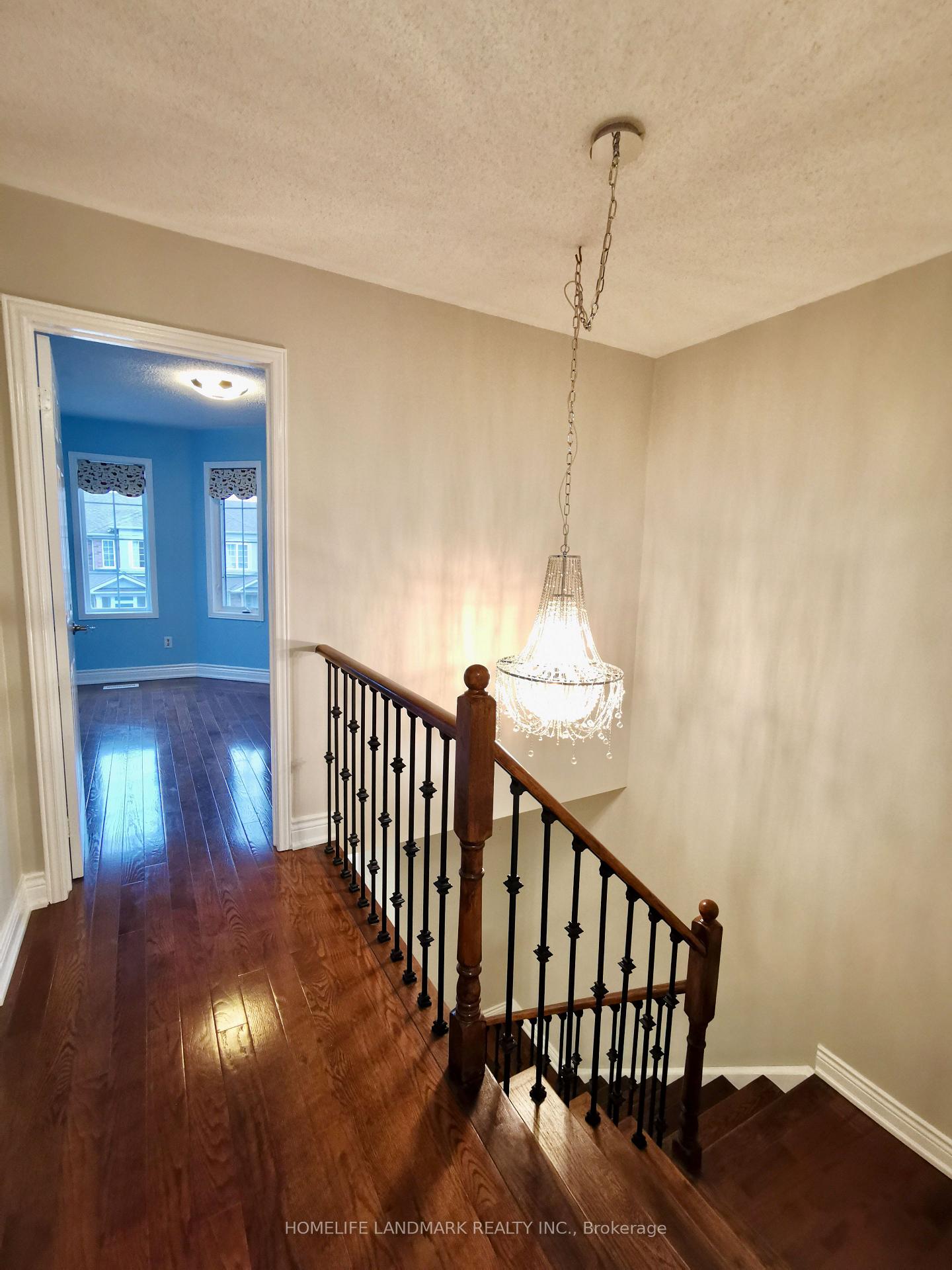 Photo 12 of 87 Waterton Crescent, Richmond Hill, Langstaff — HOMEH