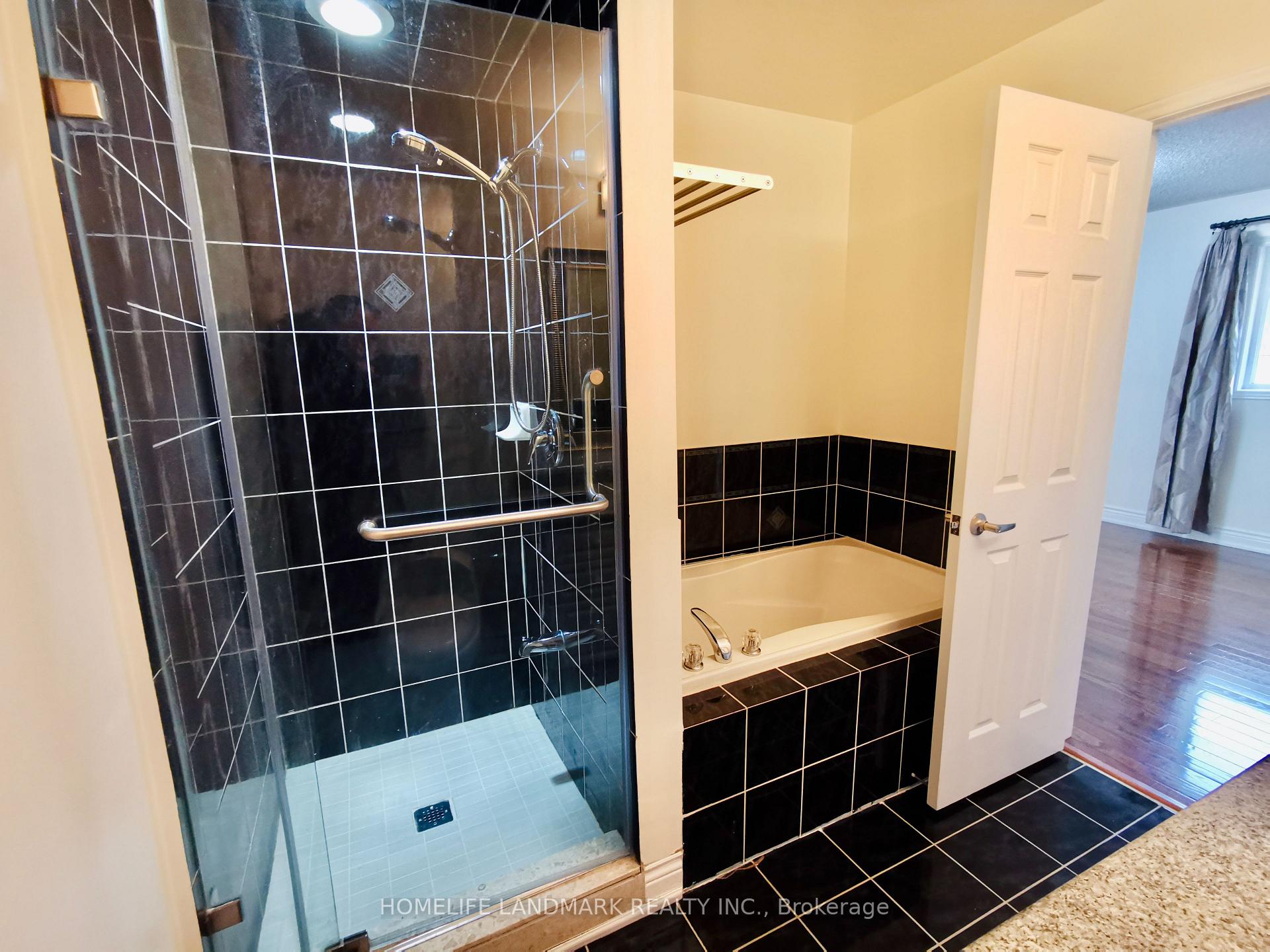 Photo 13 of 87 Waterton Crescent, Richmond Hill, Langstaff — HOMEH